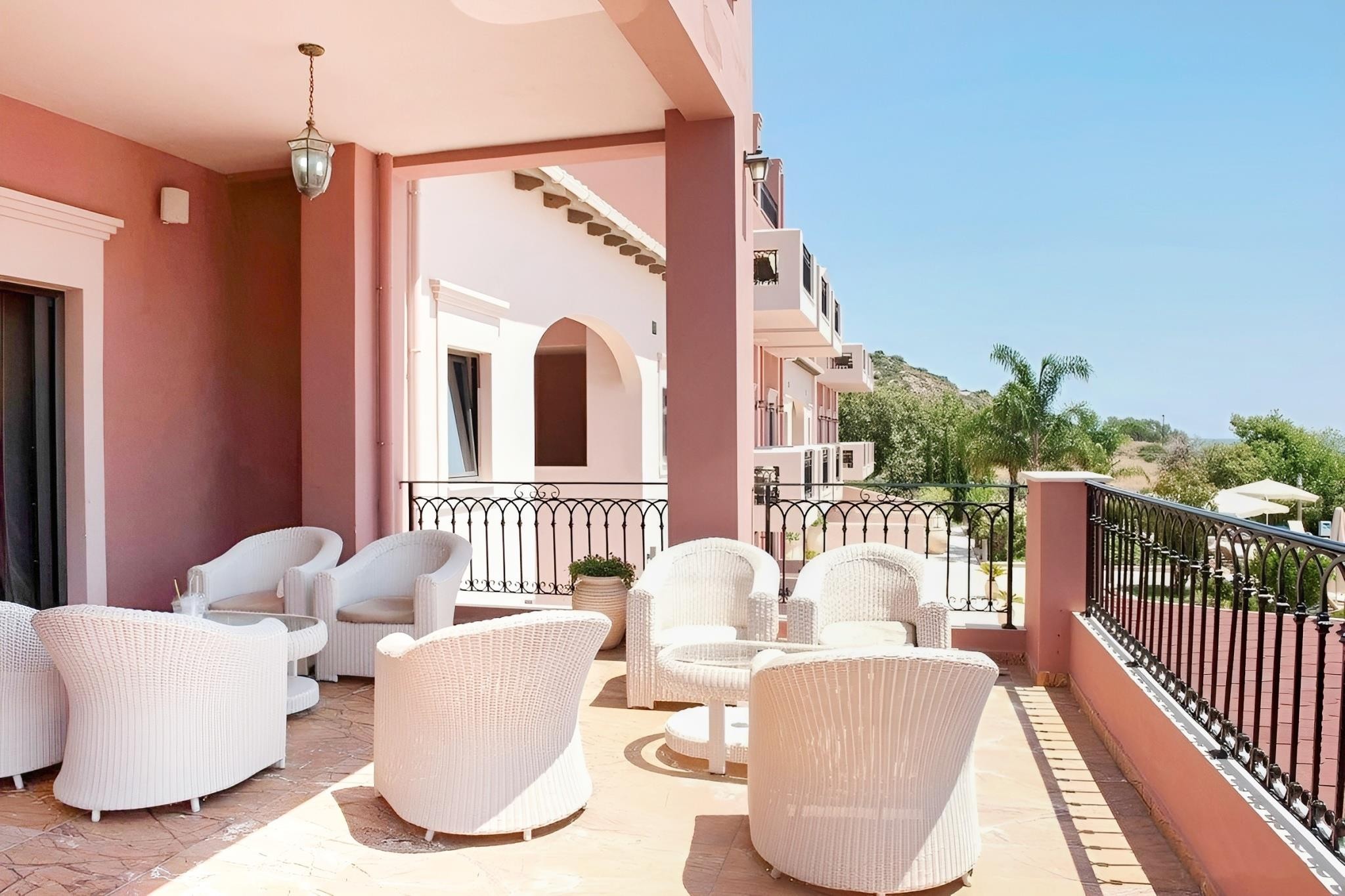 Utopia Resort & Spa 18