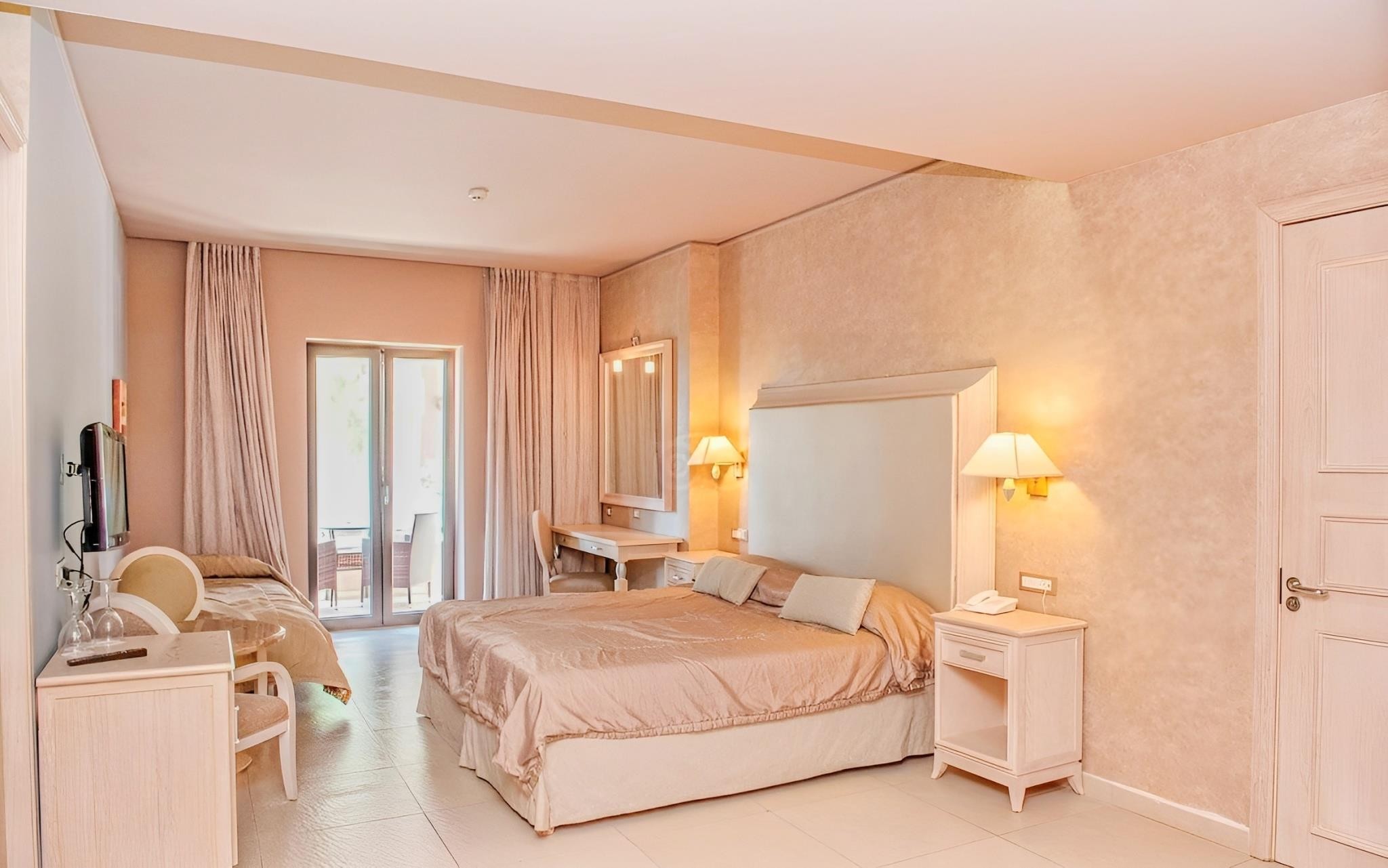 Utopia Resort & Spa 10