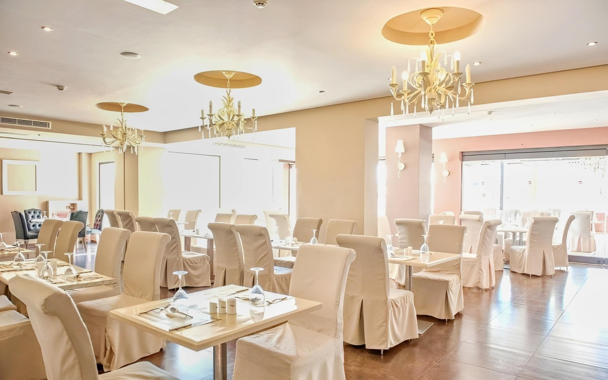 Utopia Resort & Spa 19