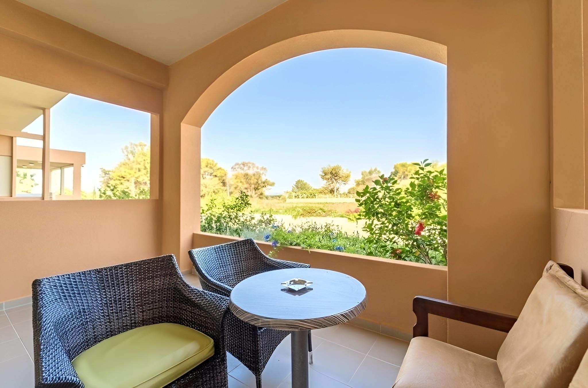 Thalassa Superior 12