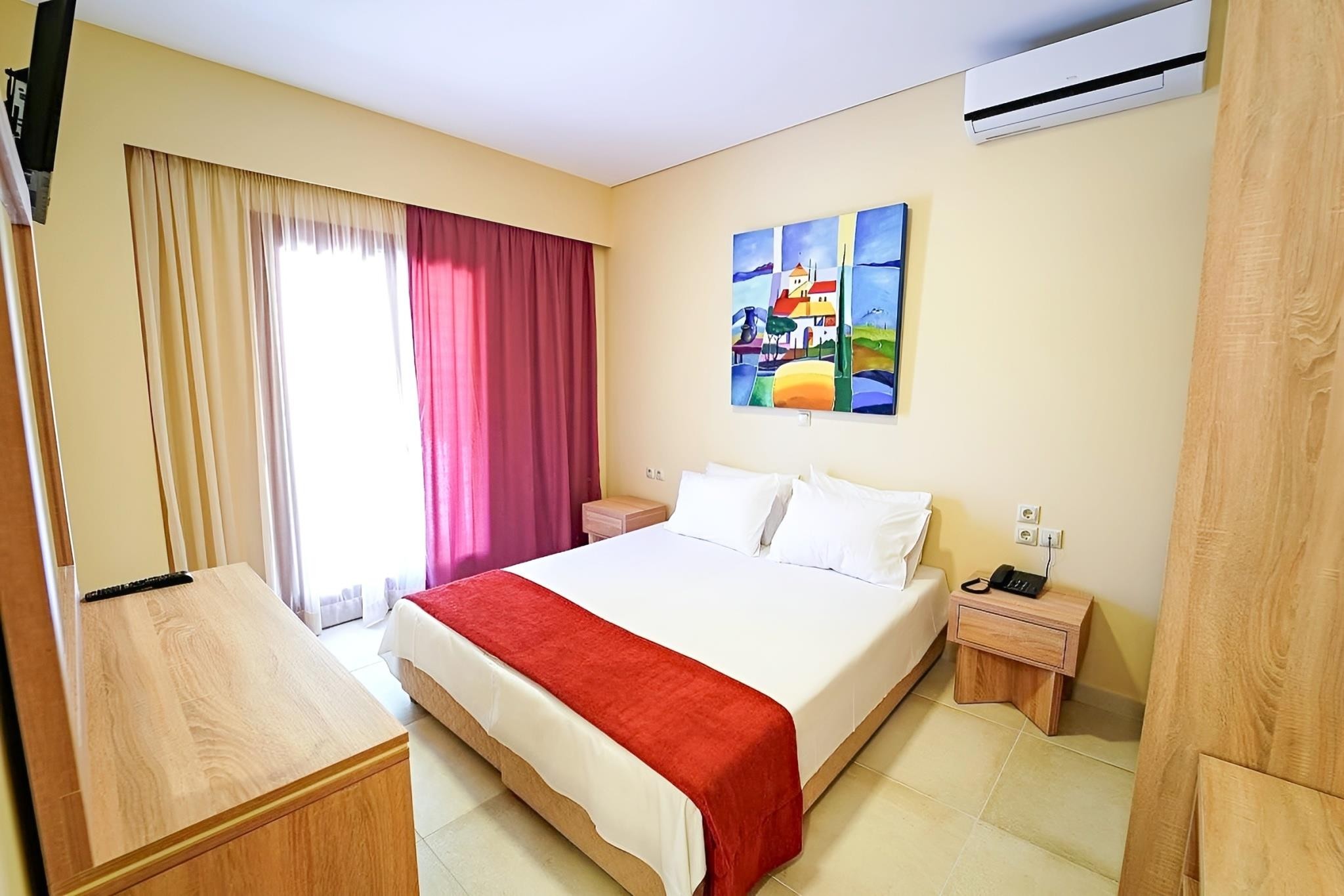 Thalassa Superior 13