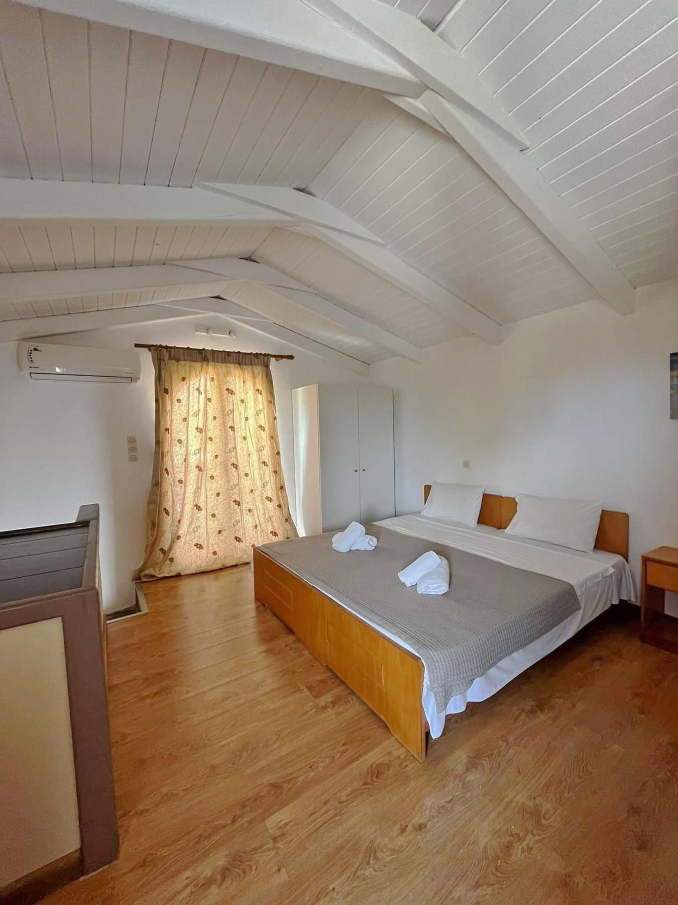 BESSIE´S VILLAGE 16