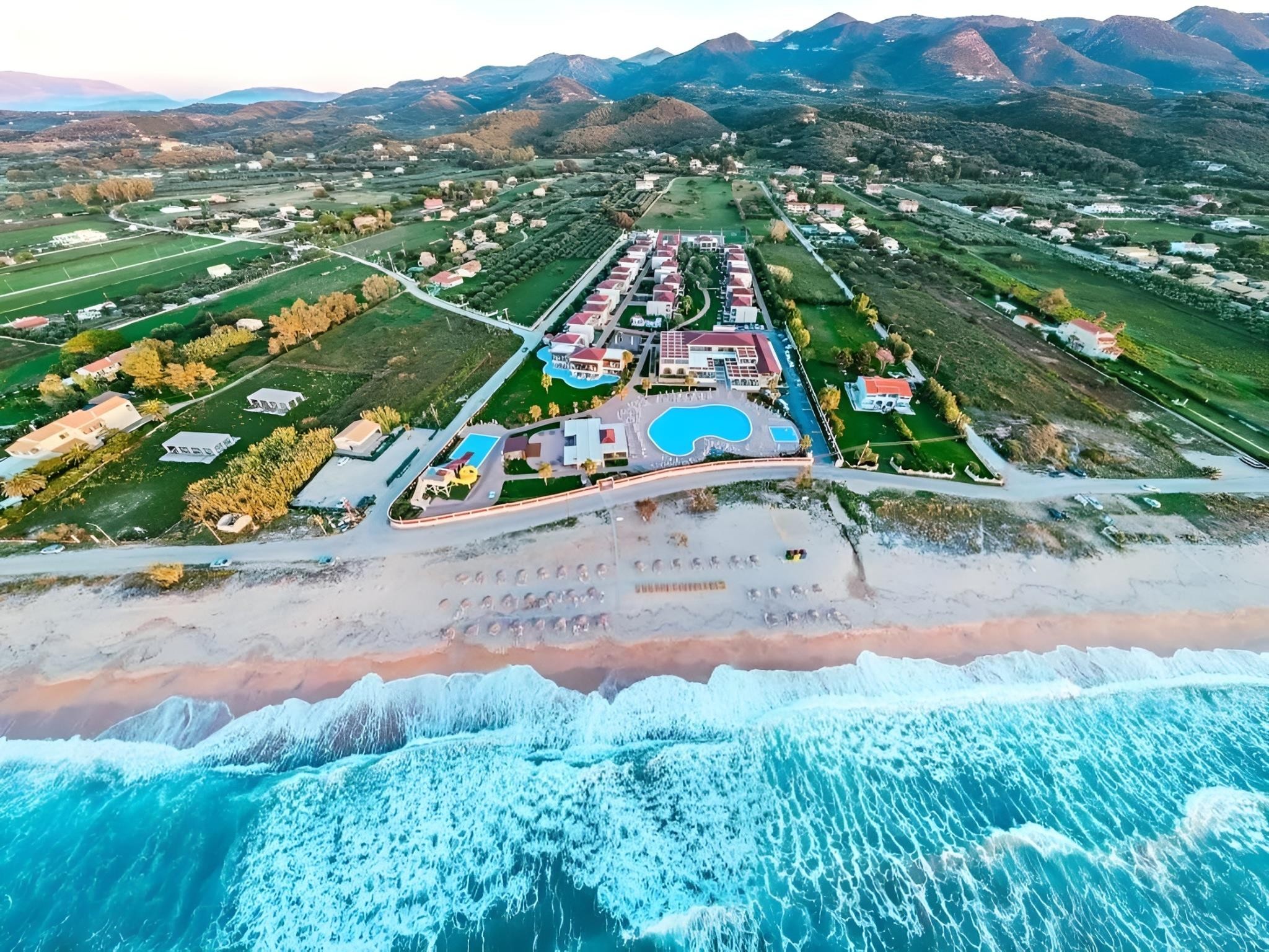 Almyros Beach Resort & SPA