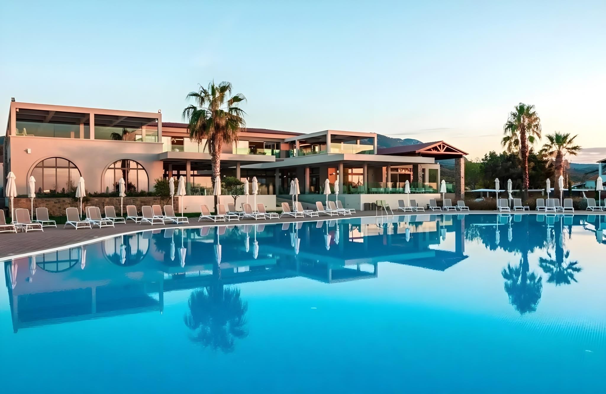 Almyros Beach Resort & SPA 8