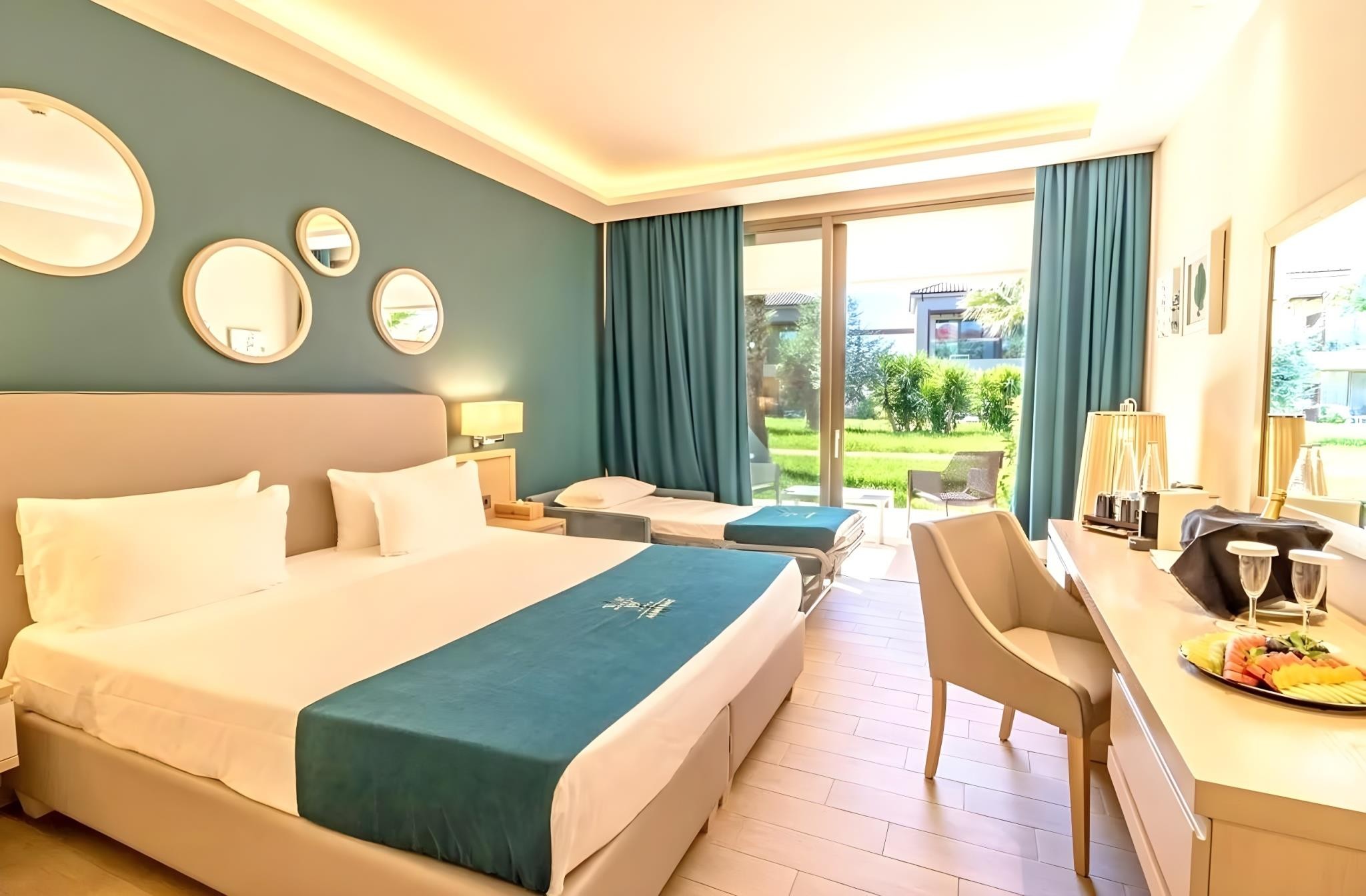 Almyros Beach Resort & SPA 16