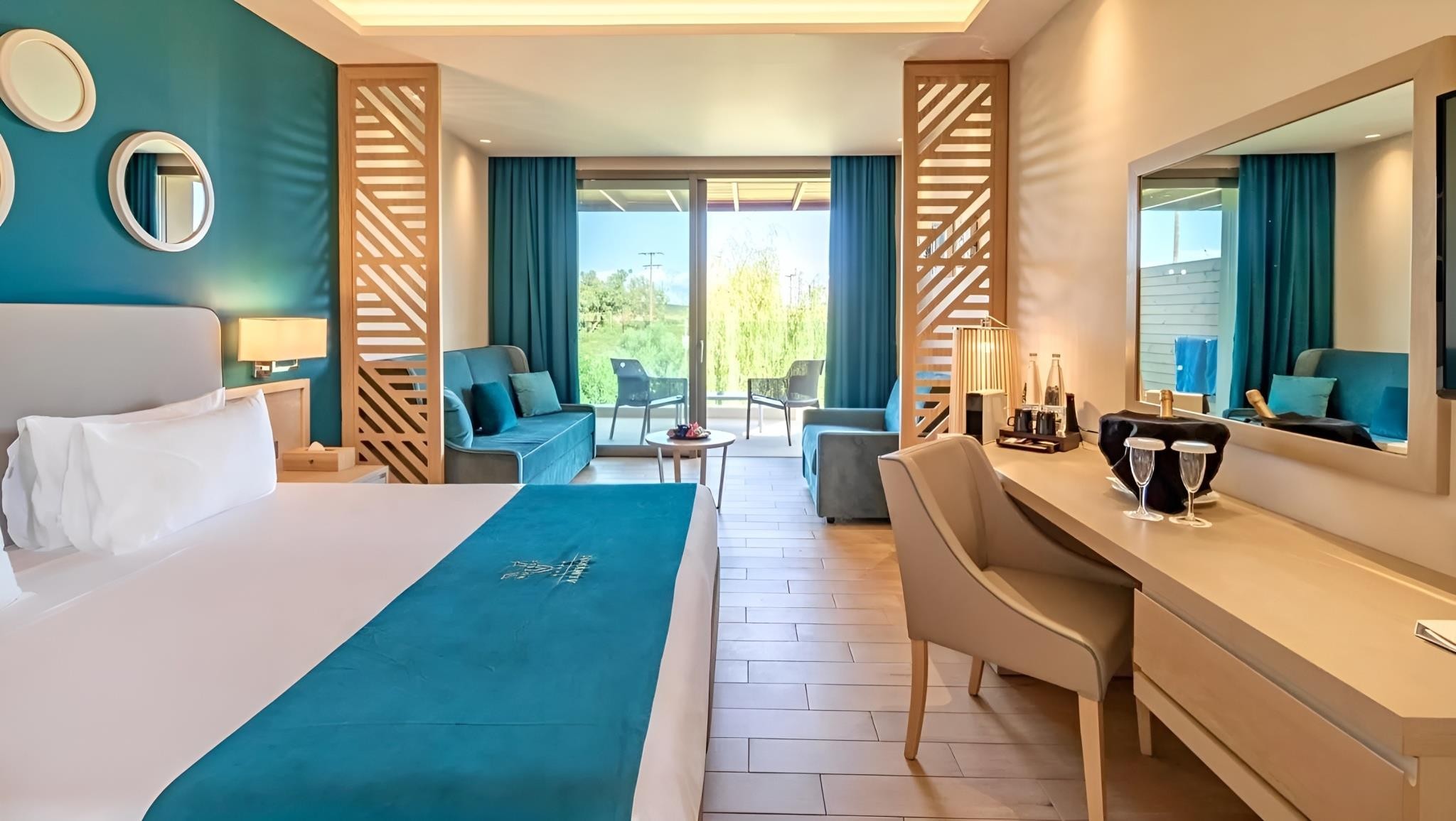 Almyros Beach Resort & SPA 12