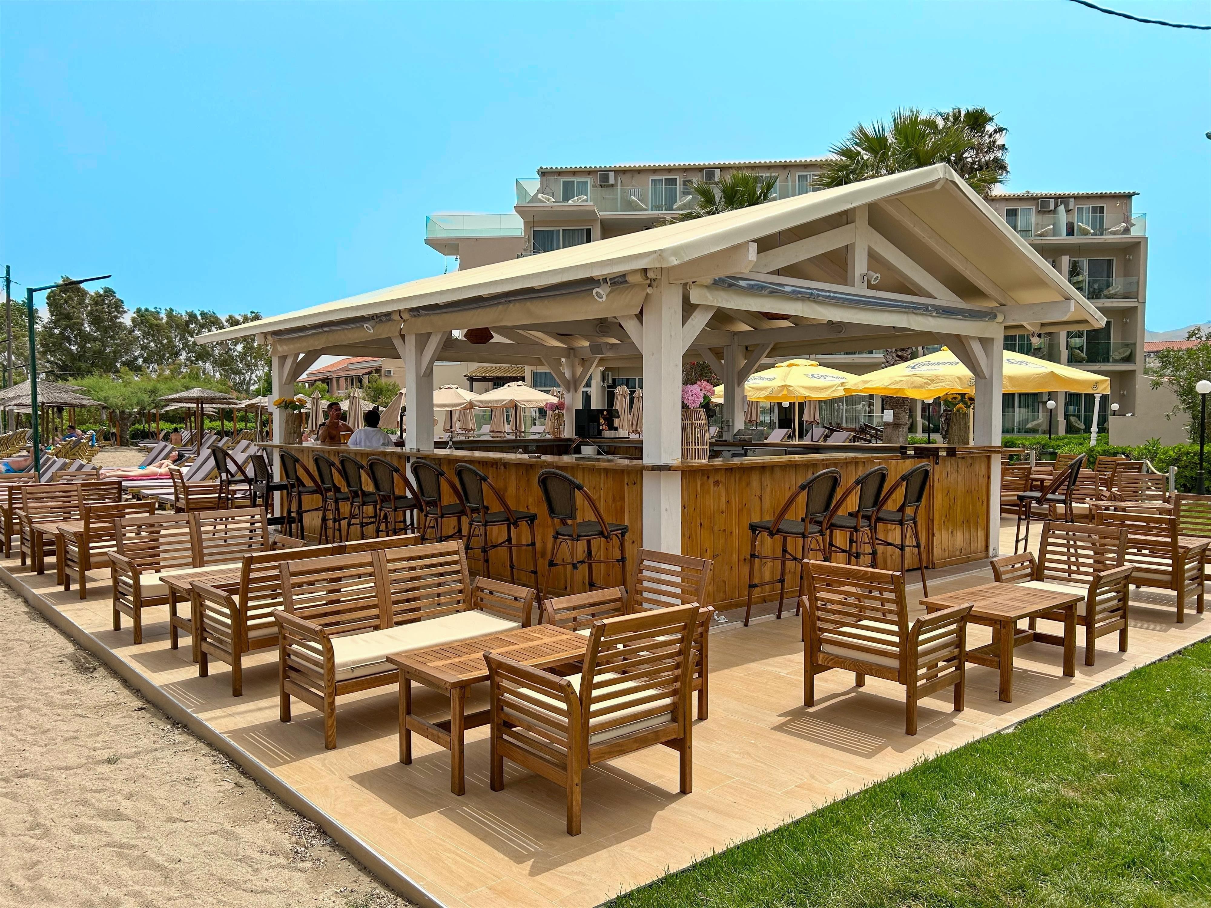 Angela Beach Family Deluxe 22