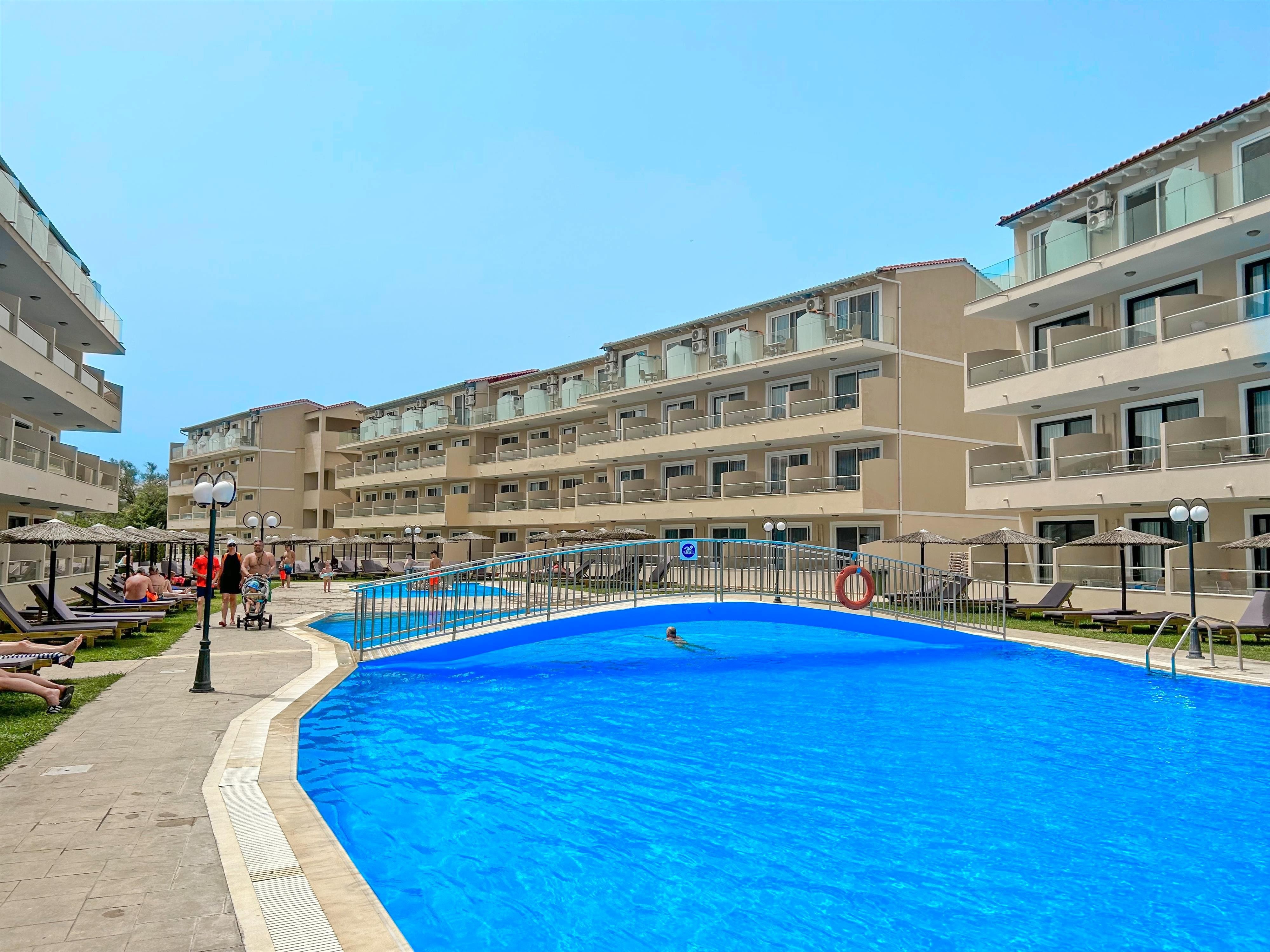 Angela Beach Family Deluxe 19