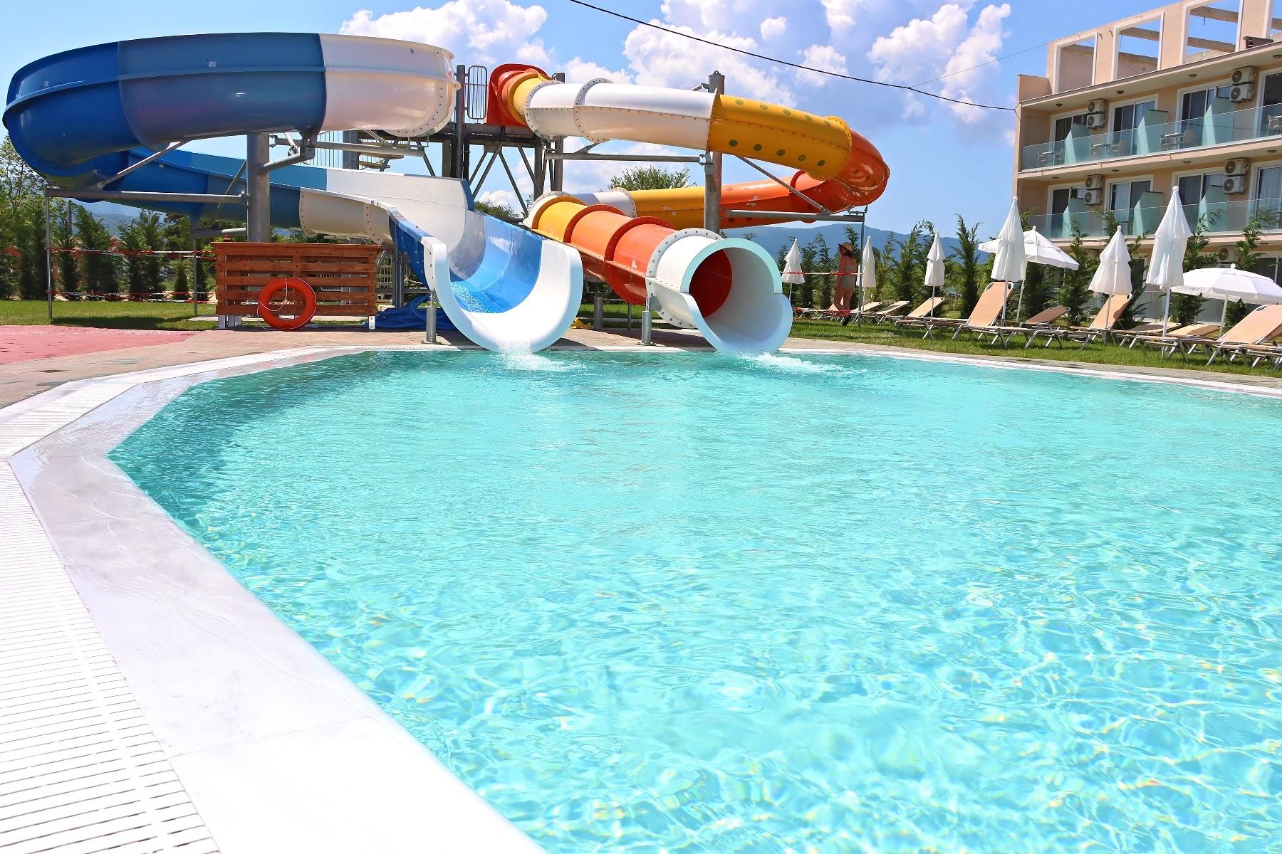 Angela Beach Family Deluxe