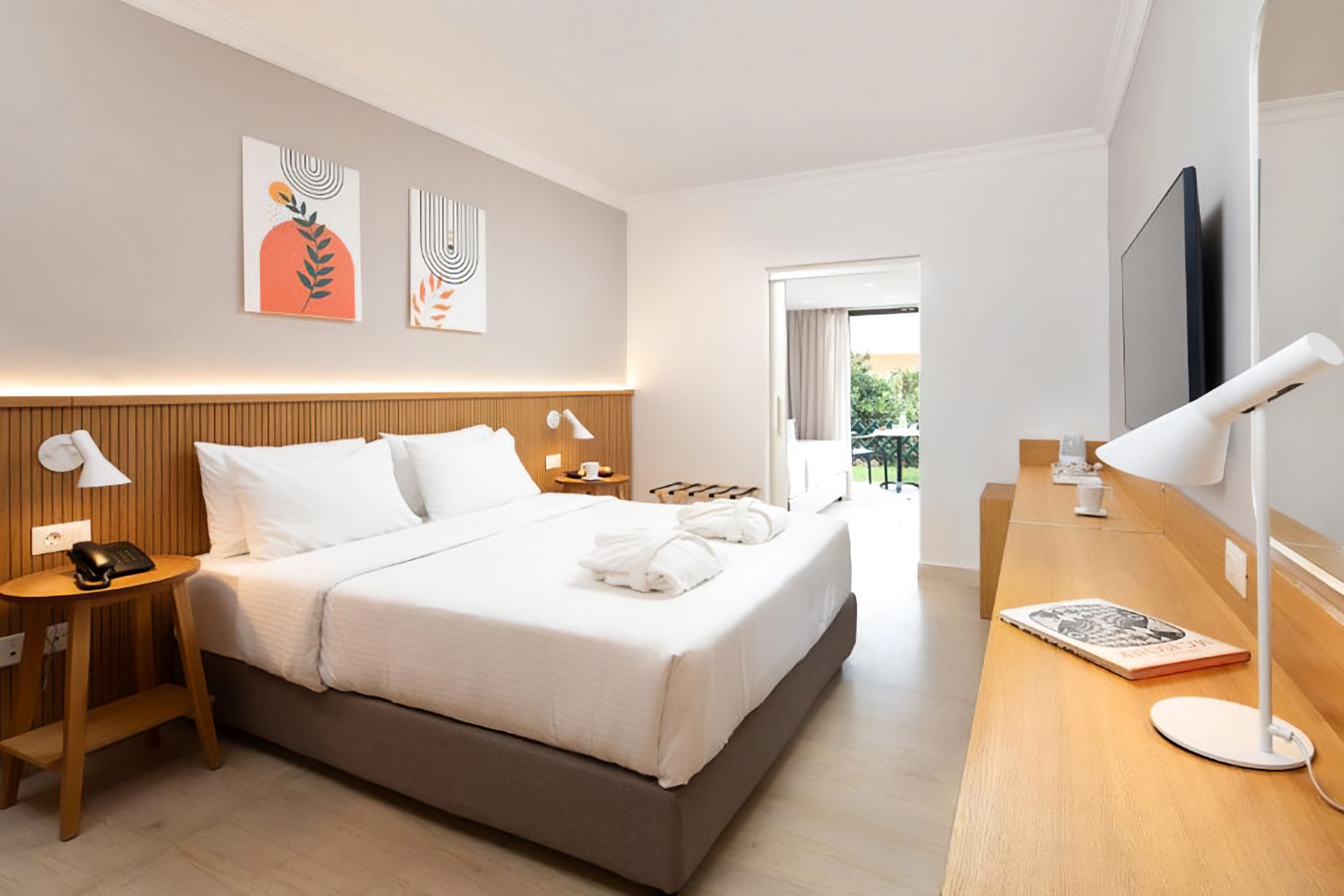 Roda Beach Resort & SPA 23