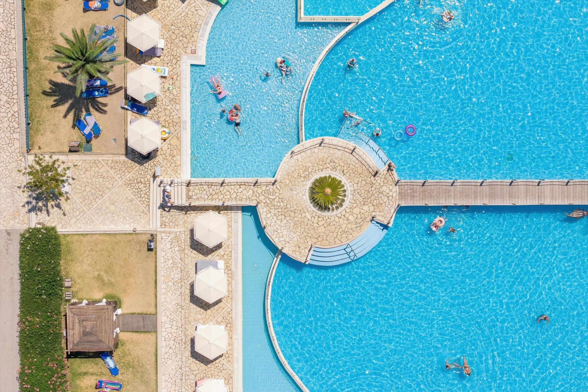 Roda Beach Resort & SPA 2