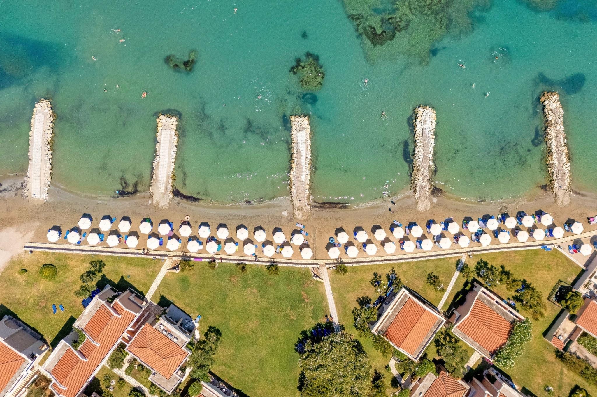 Roda Beach Resort & SPA 6