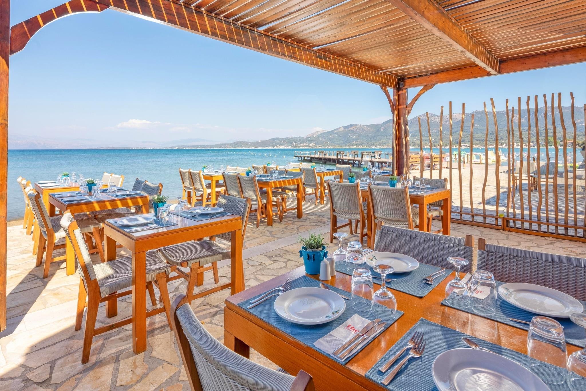 Roda Beach Resort & SPA 7