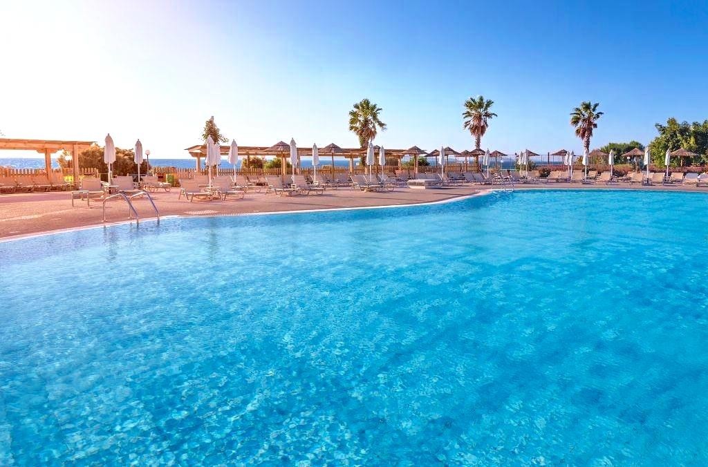 Grand Blue Beach Hotel 3