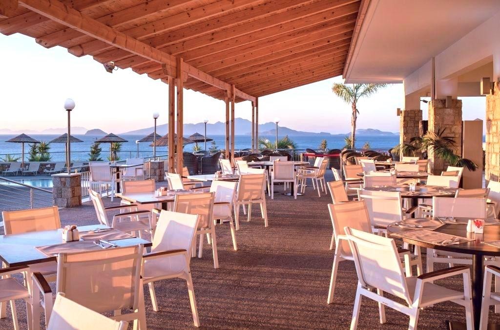 Grand Blue Beach Hotel 8