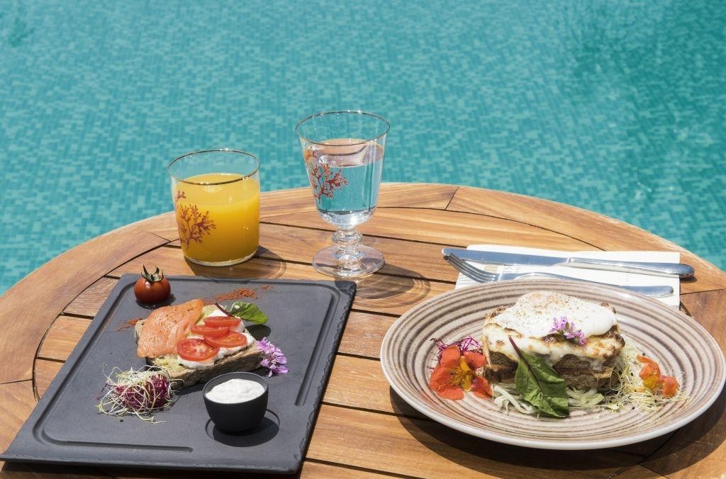 MITSIS SELECTION BLUE DOMES 14