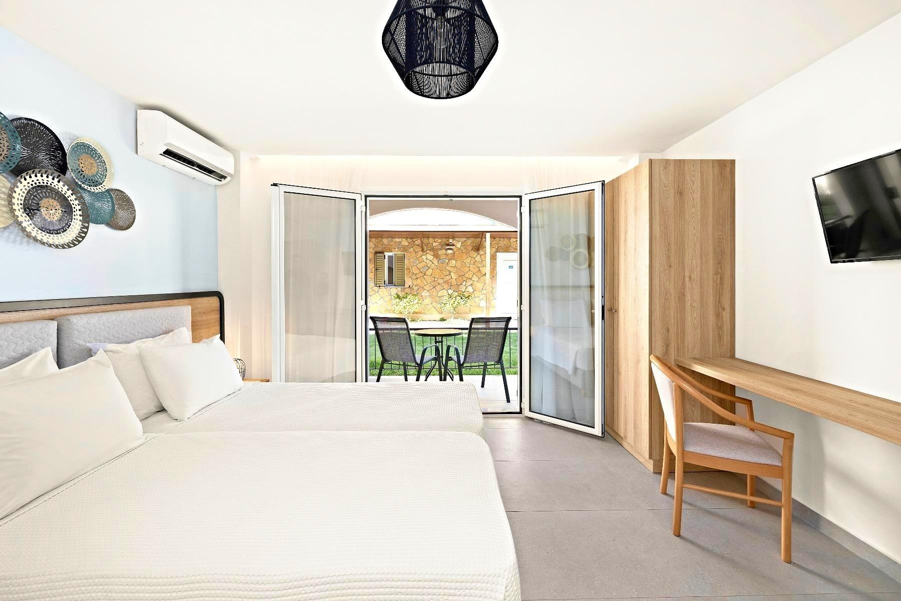 White Olive Marine Aquapark 3