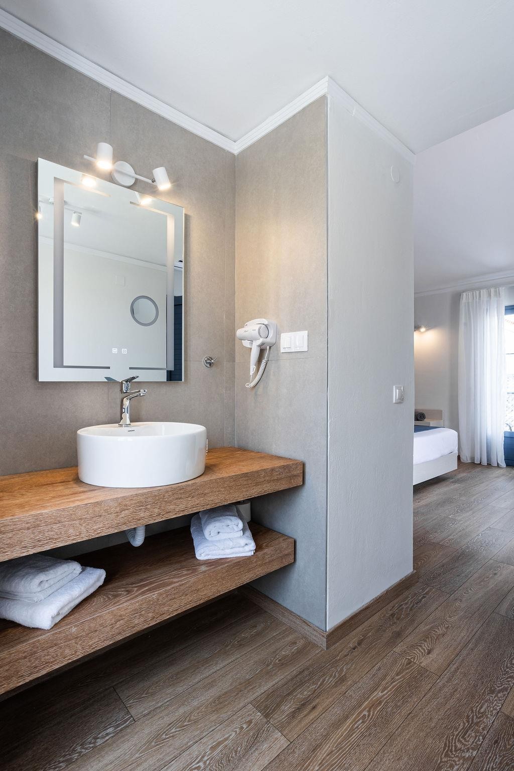 Emerald by Azul Collection 13