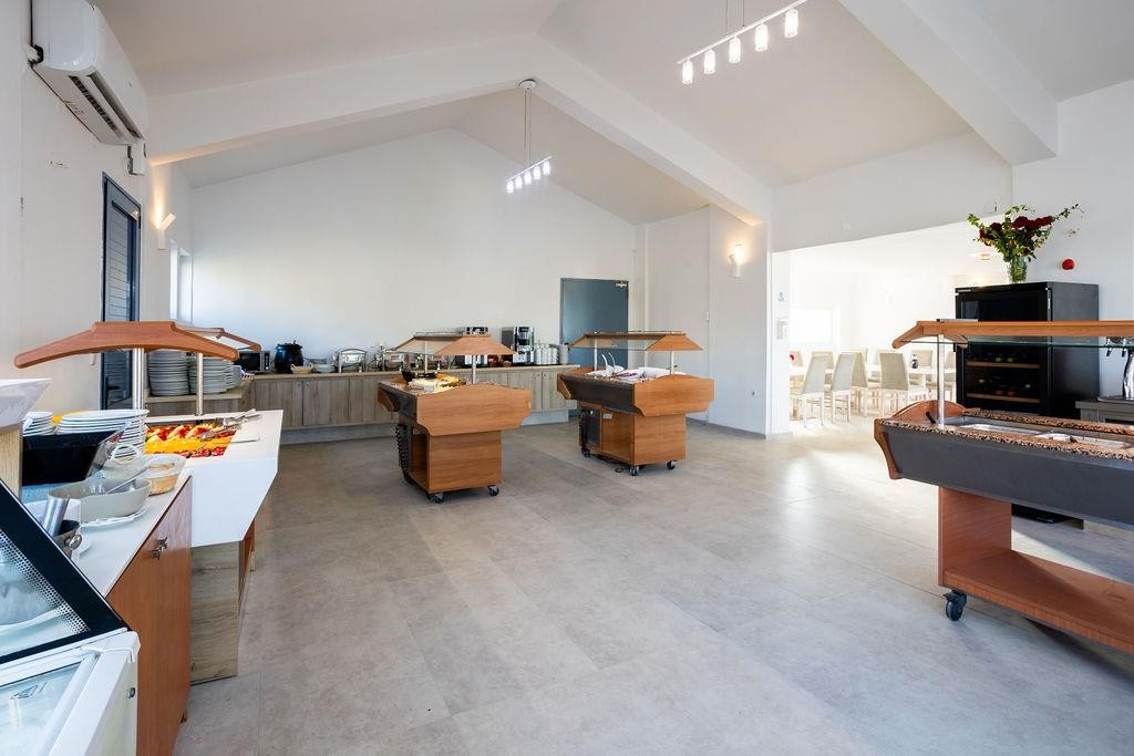 Emerald by Azul Collection 27