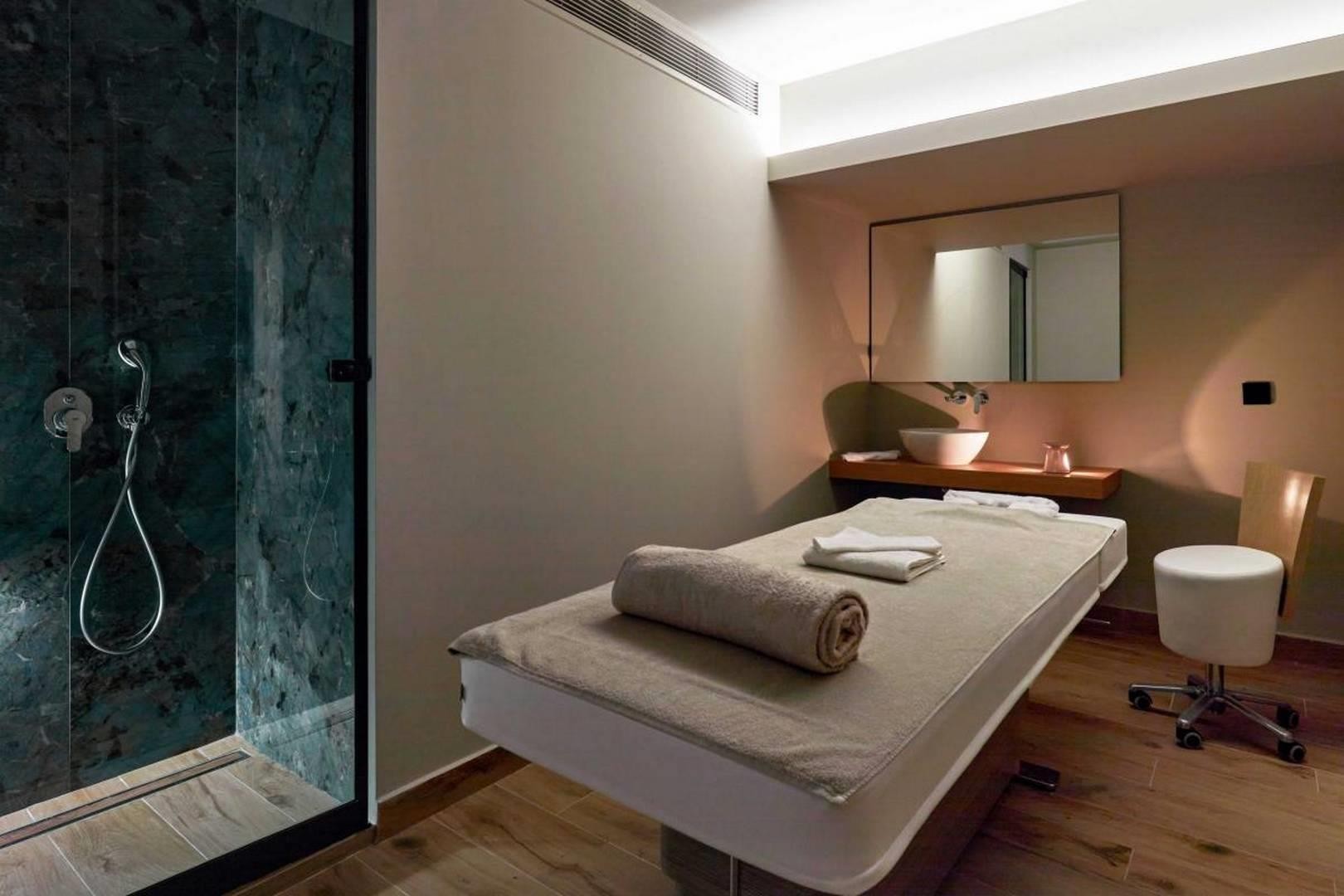 Castello Infinity Suites 21