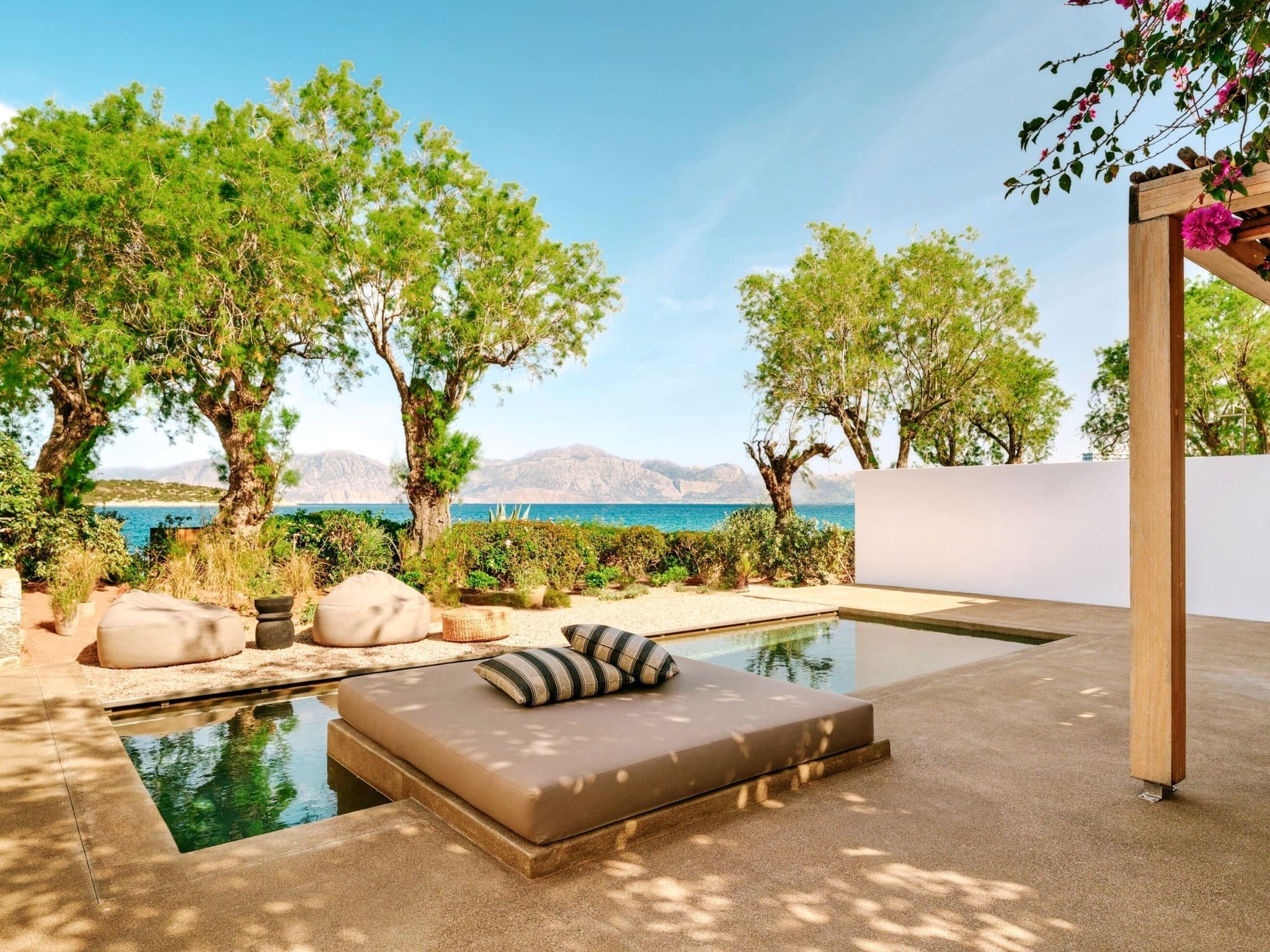 Minos Beach Art Hotel 16