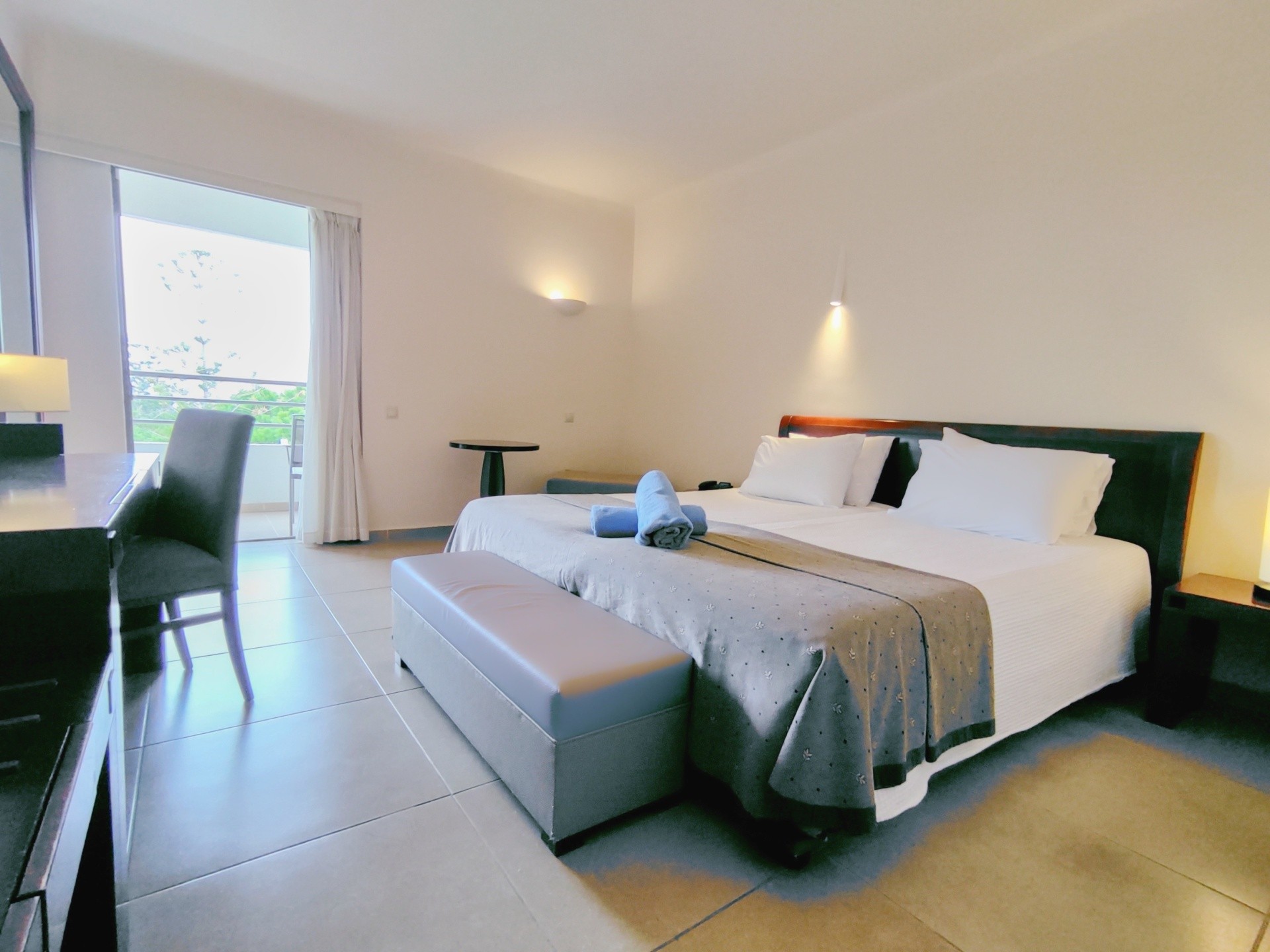 Apollonia Beach Resort & Spa 10