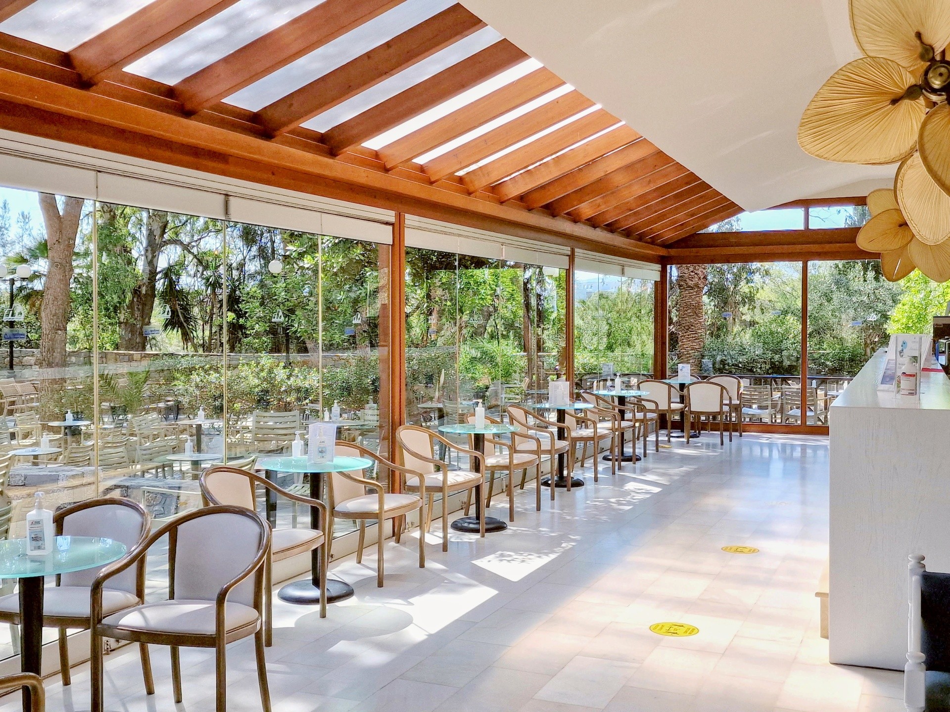 Apollonia Beach Resort & Spa 20