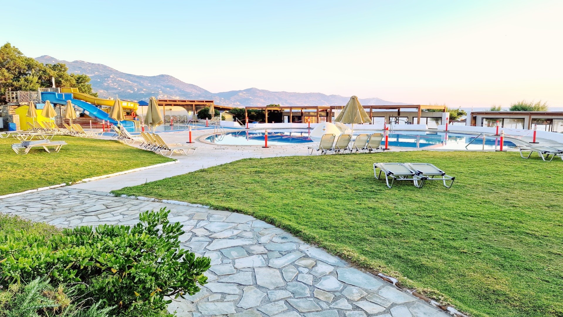 Apollonia Beach Resort & Spa 6