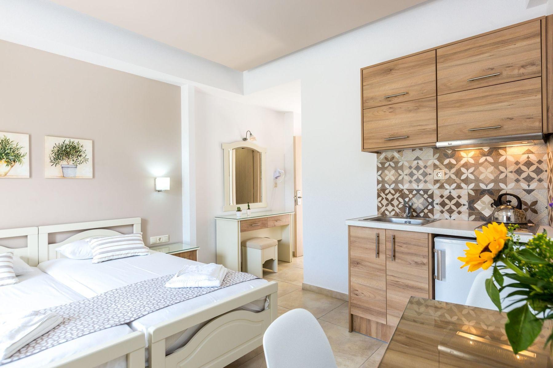 Amalia Apartments and Studios