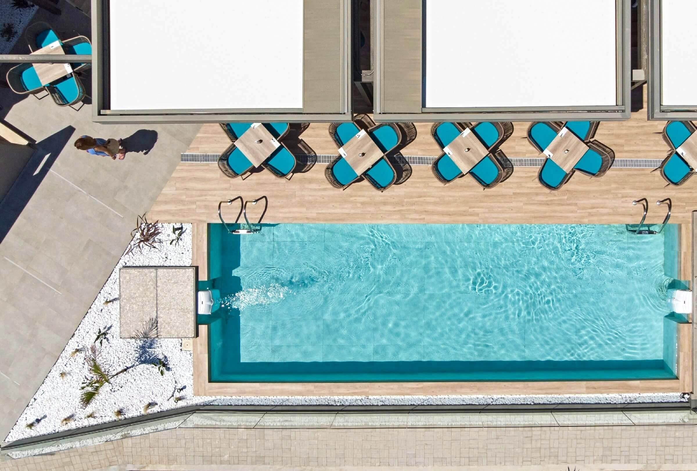 Mare Blue & Suites 8