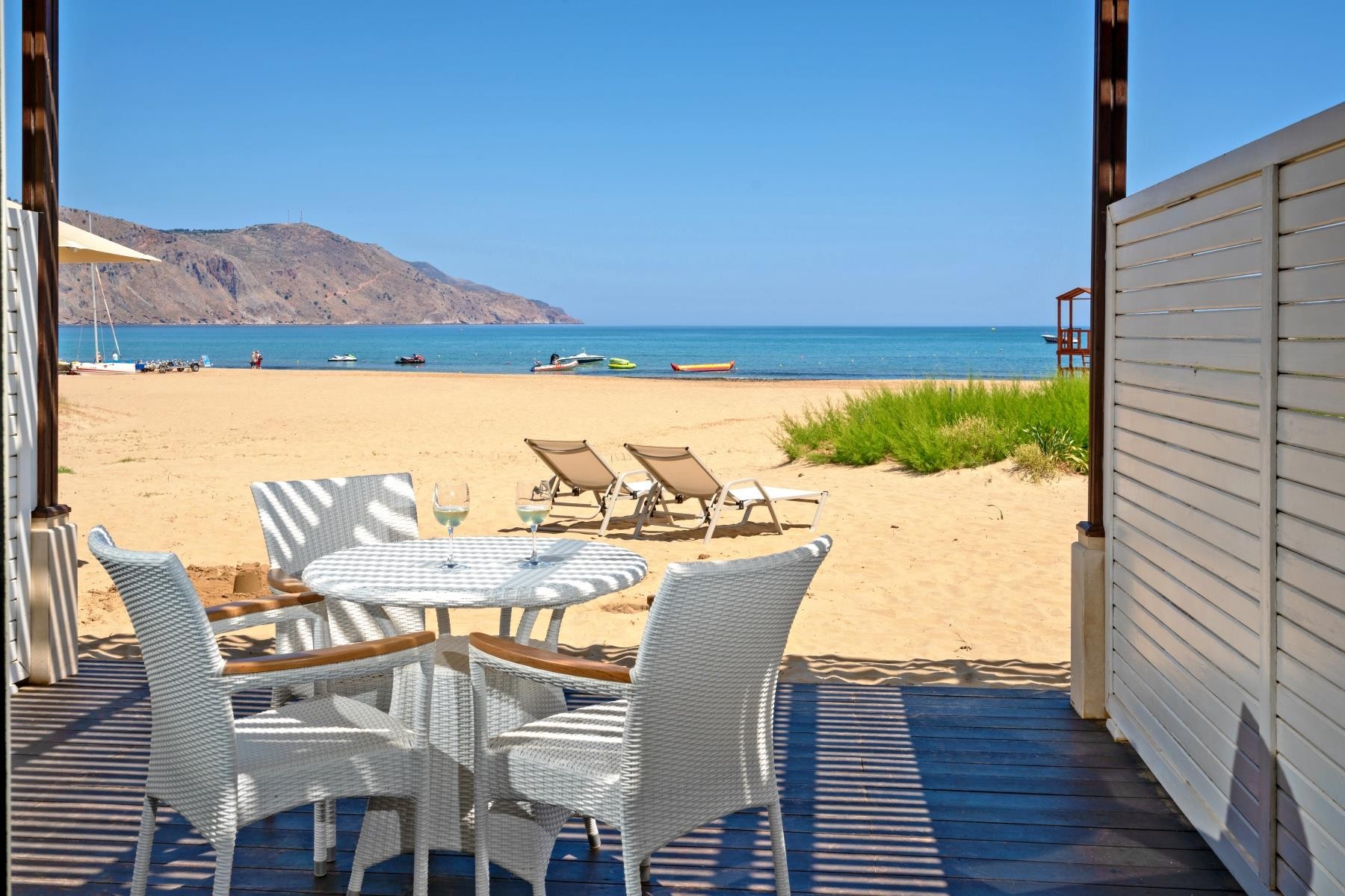 Pilot Beach Resort 20