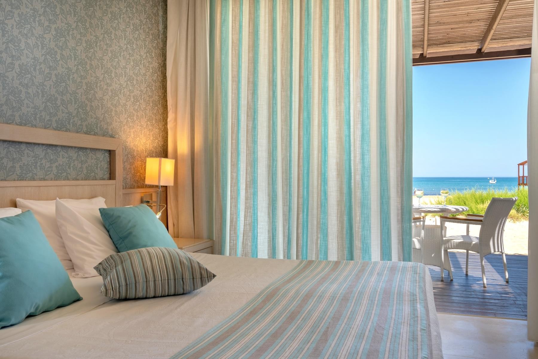 Pilot Beach Resort 14