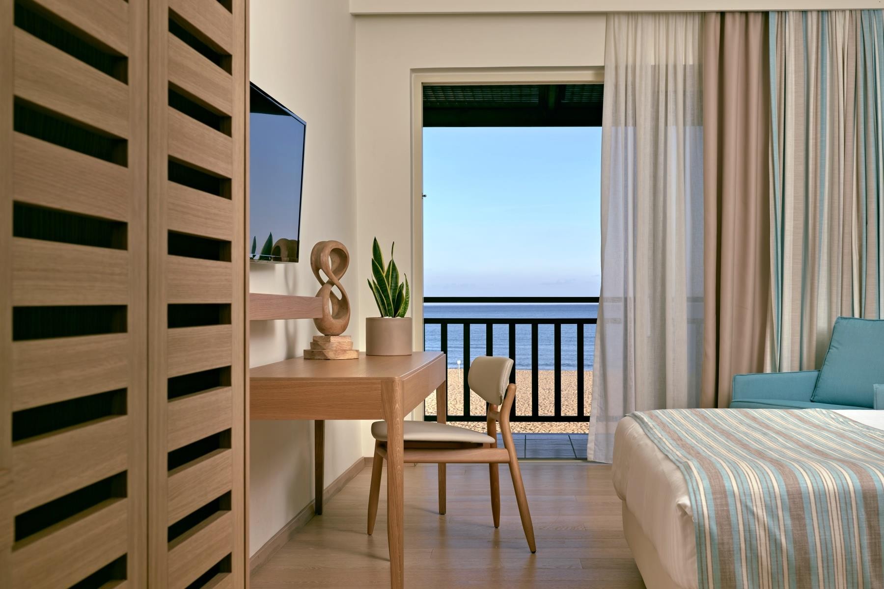 Pilot Beach Resort 10