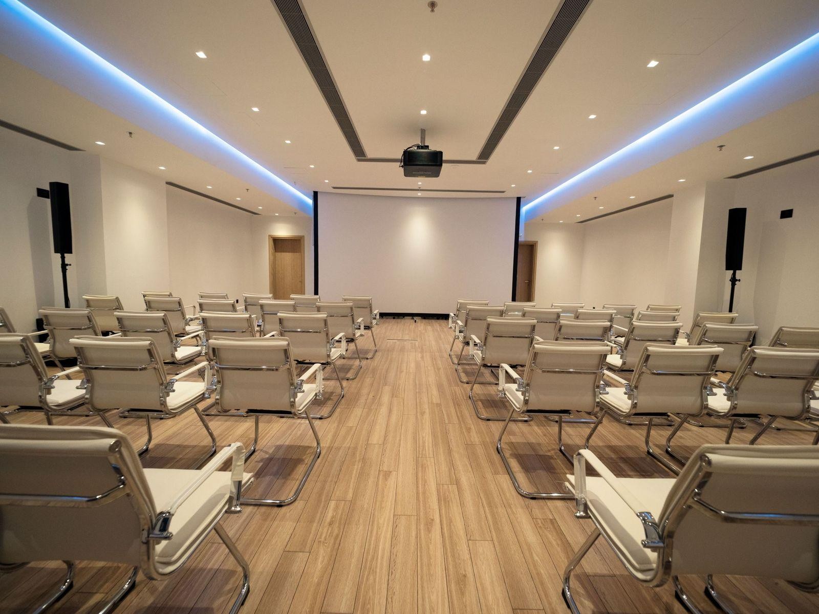 Abaton Island Resort and Spa 10