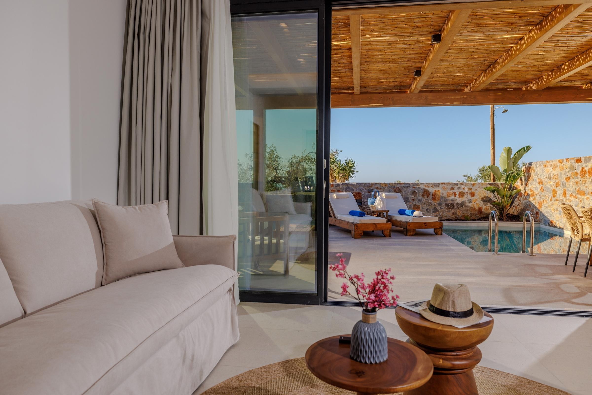 Deos Luxury Suites 8