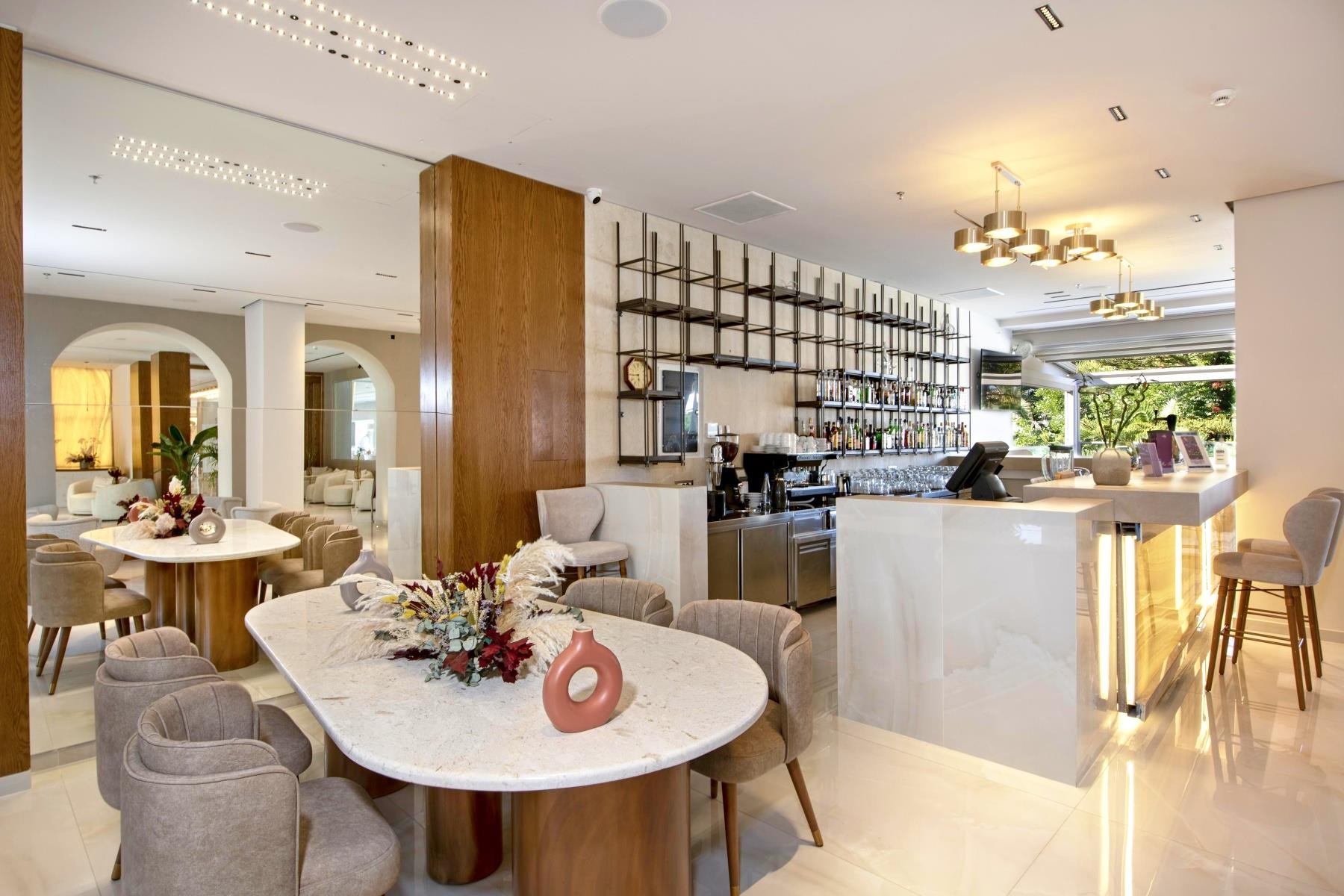 Vantaris Luxury Beach Resort 18