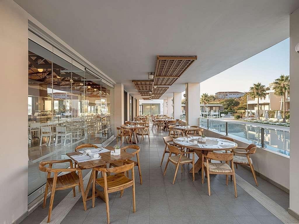 Avra Imperial Hotel 10