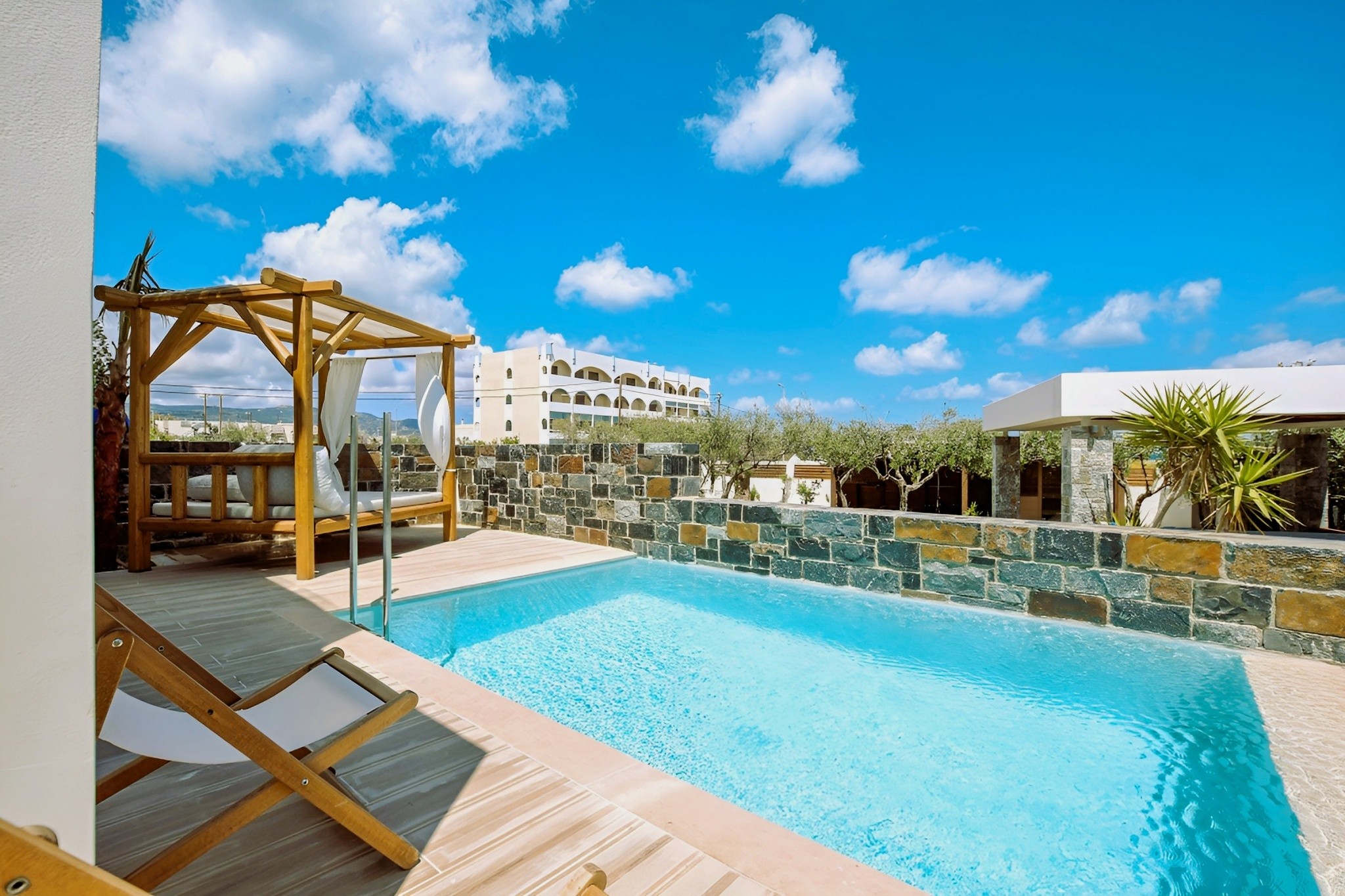 Malena Hotel & Suites 10