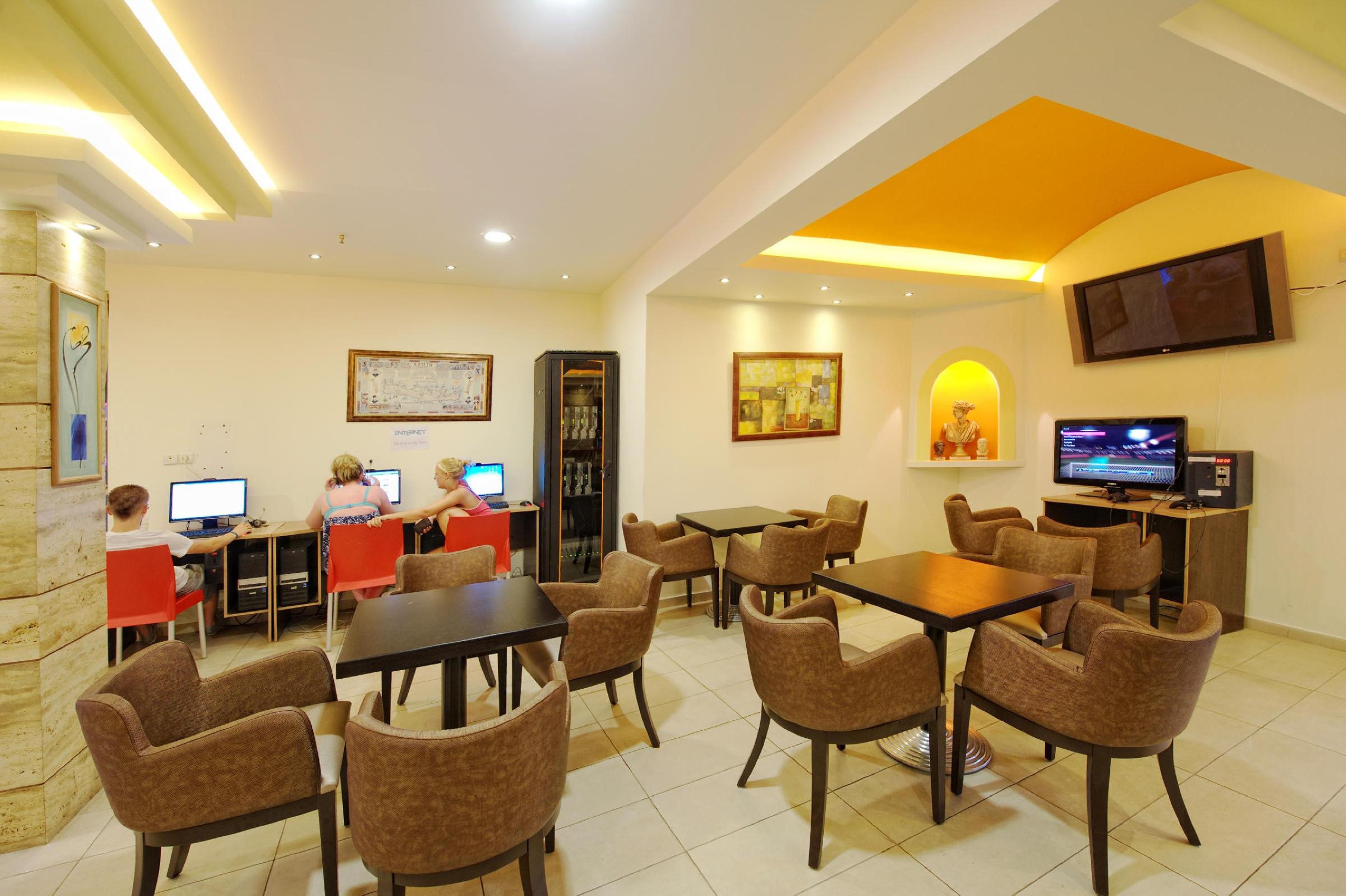 Philoxenia Hotel and Apartments 11