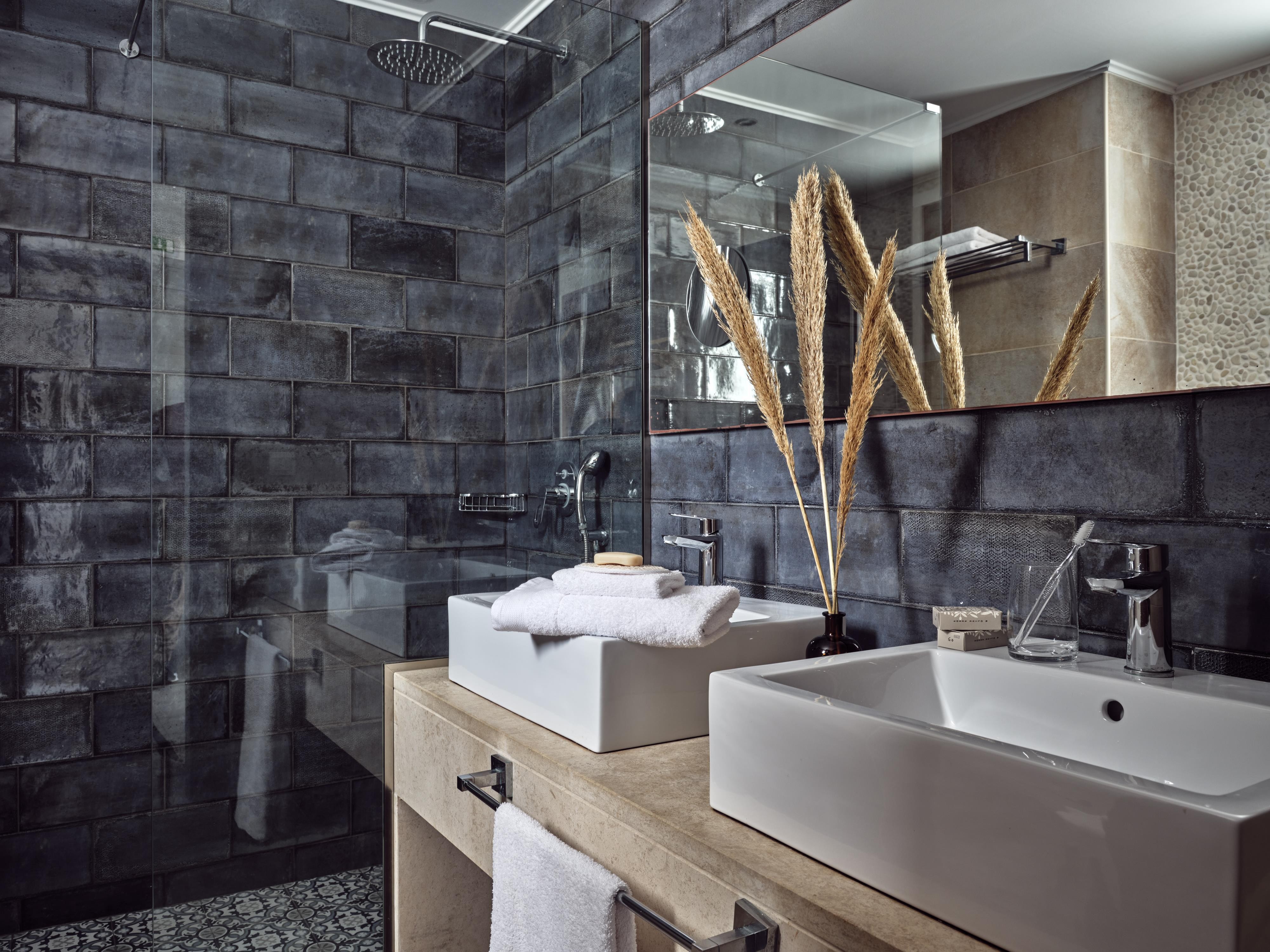 The Royal Blue Resort & SPA 11