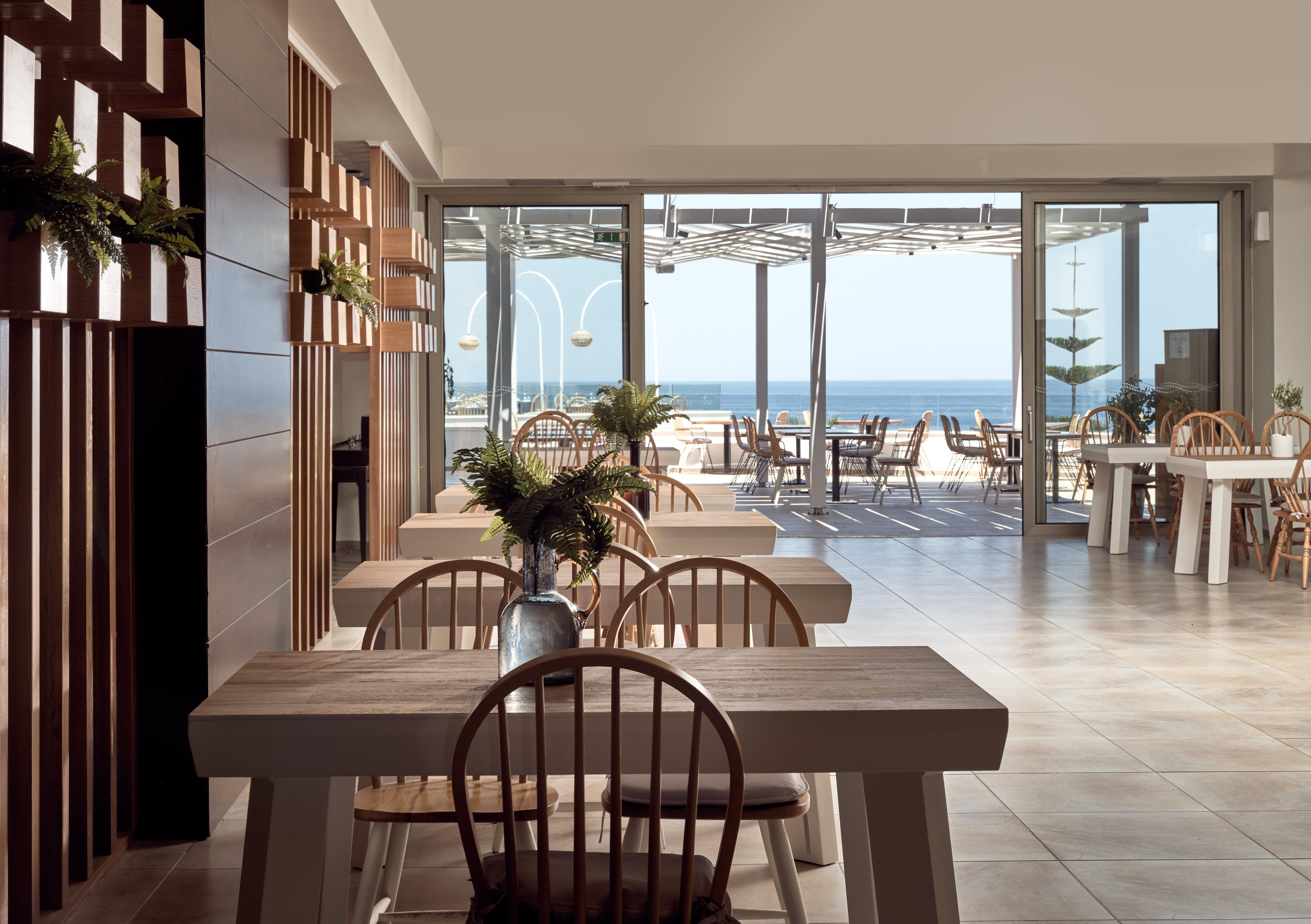 The Royal Blue Resort & SPA 20