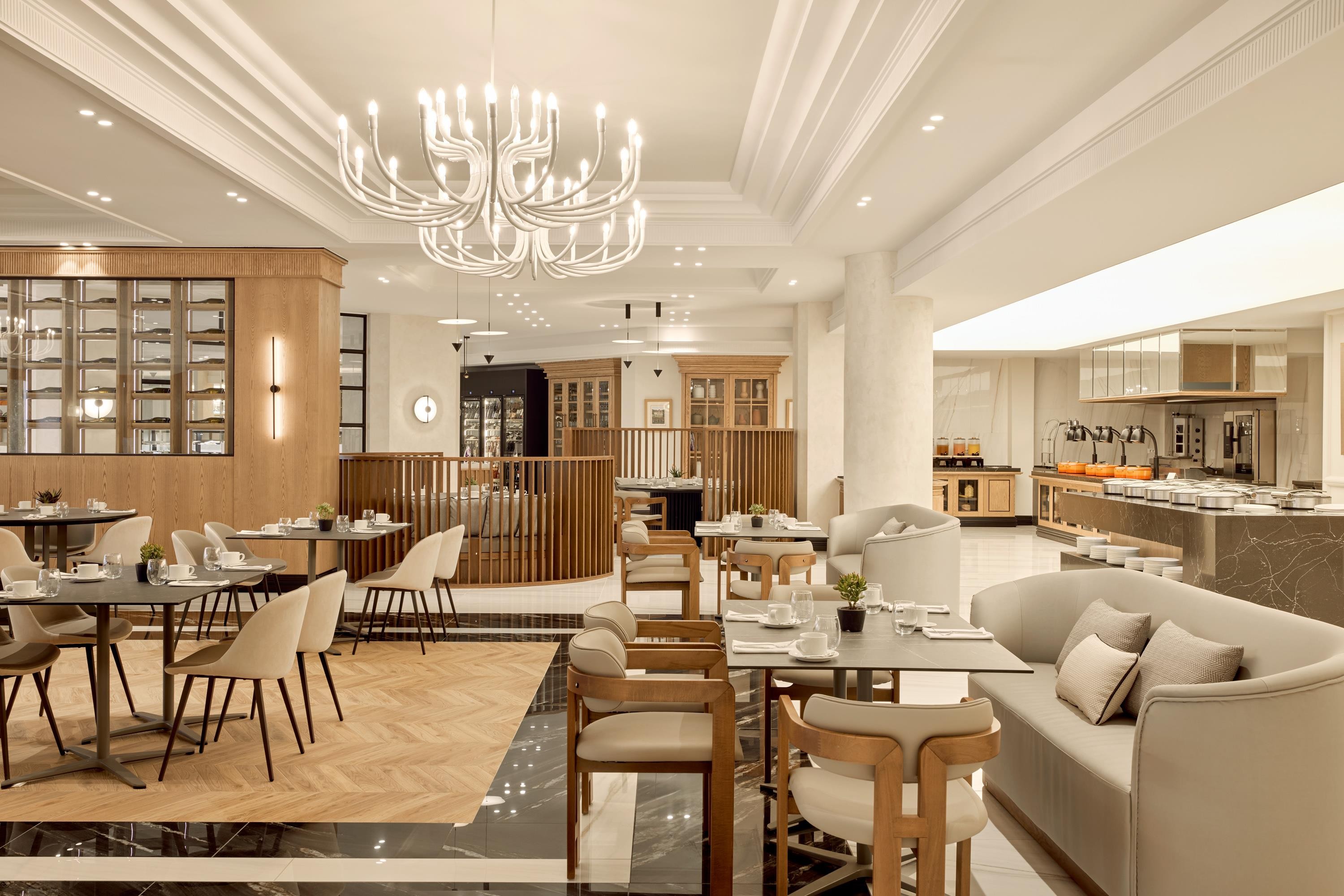 Minoa Palace Resort 8