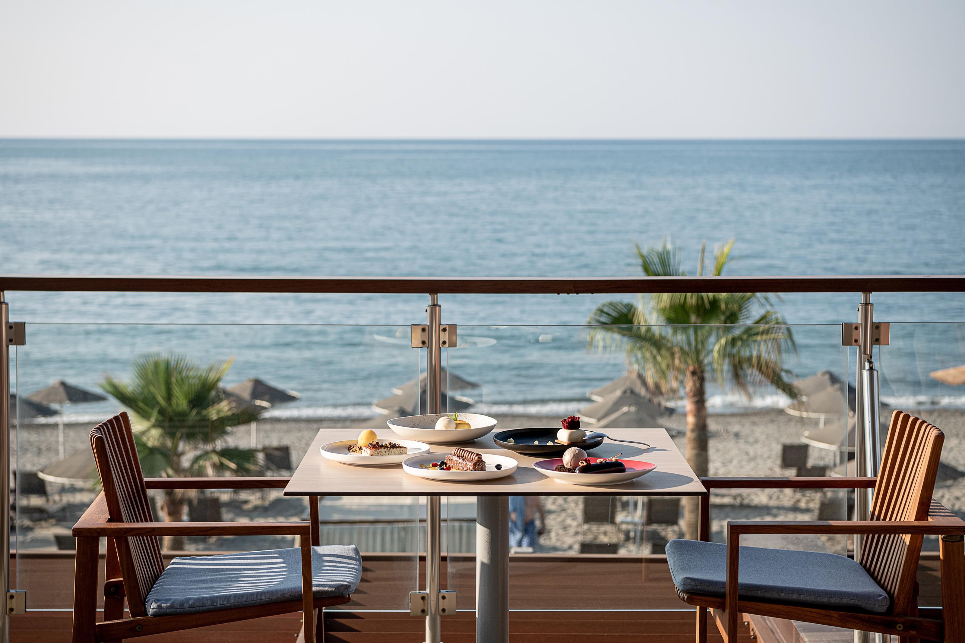 Minoa Palace Resort 11