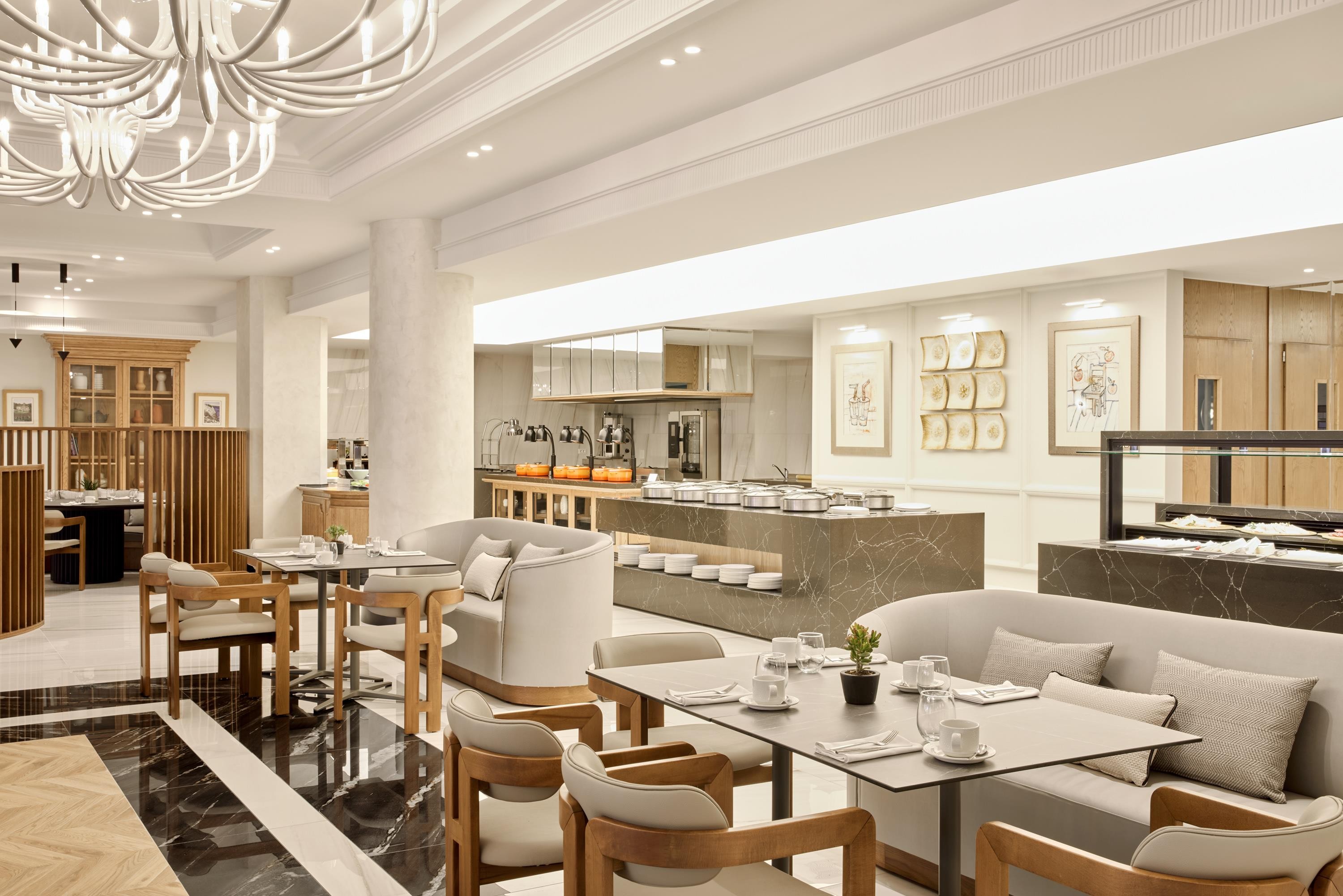 Minoa Palace Resort 9