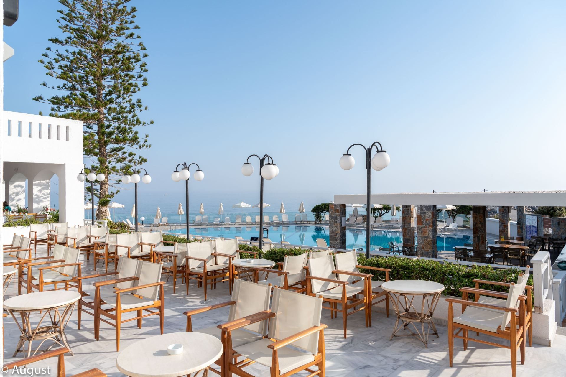 Maritimo Beach Hotel 7
