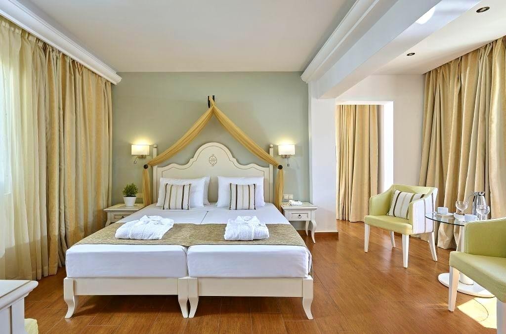 Alexander Beach Hotel & Village 10