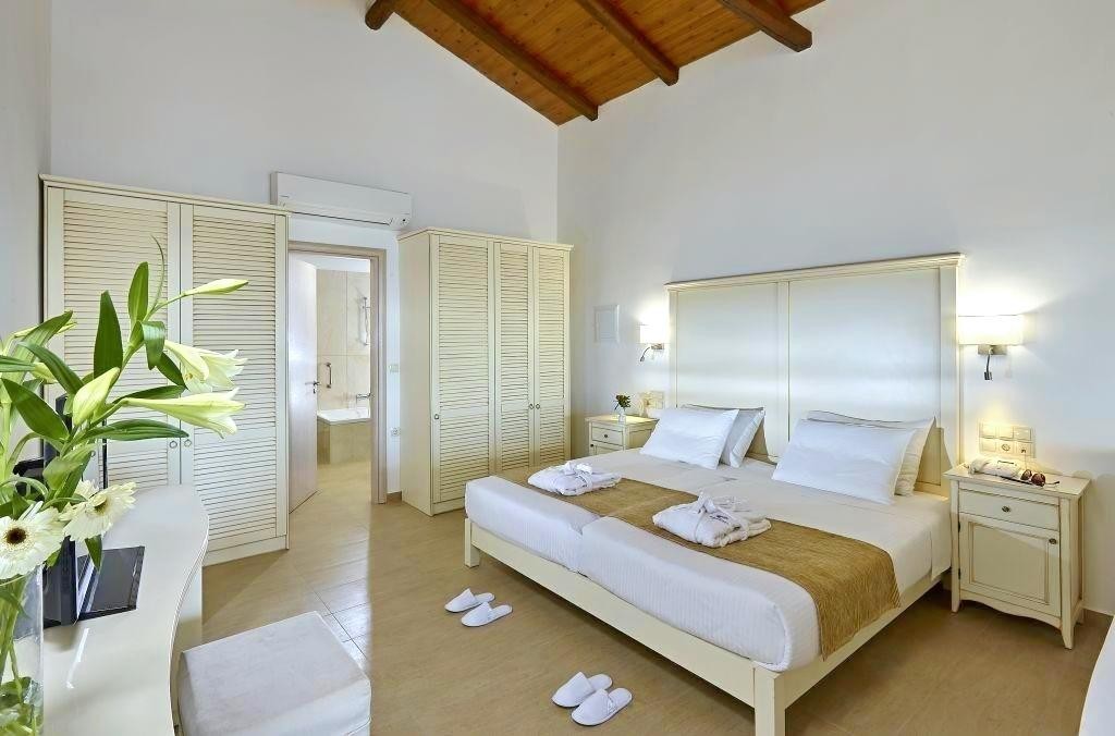 Alexander Beach Hotel & Village 9