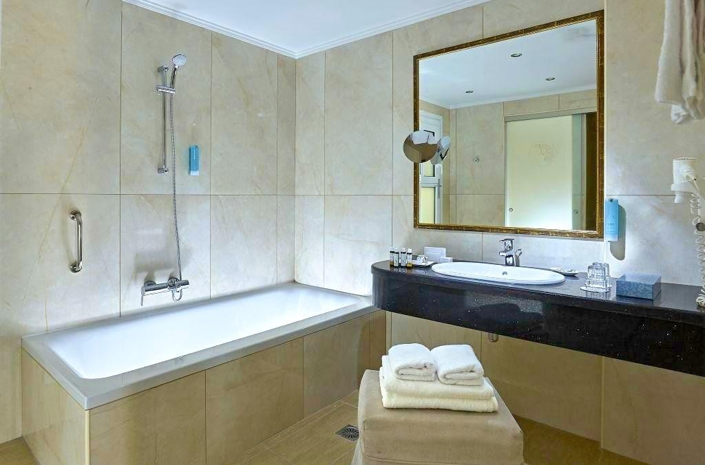 Alexander Beach Hotel & Village 8