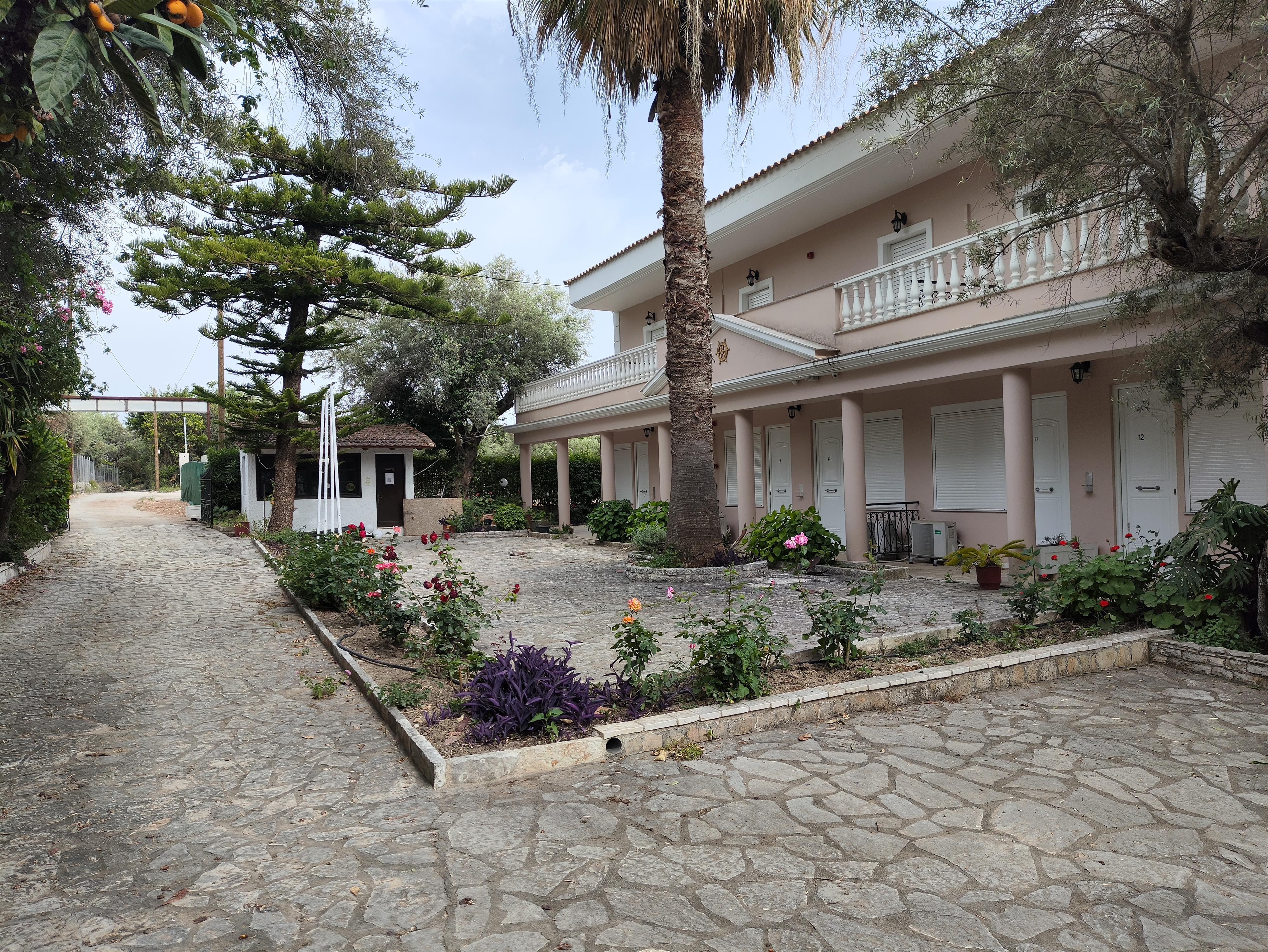 PERIGIALI BEACH PENSION 10