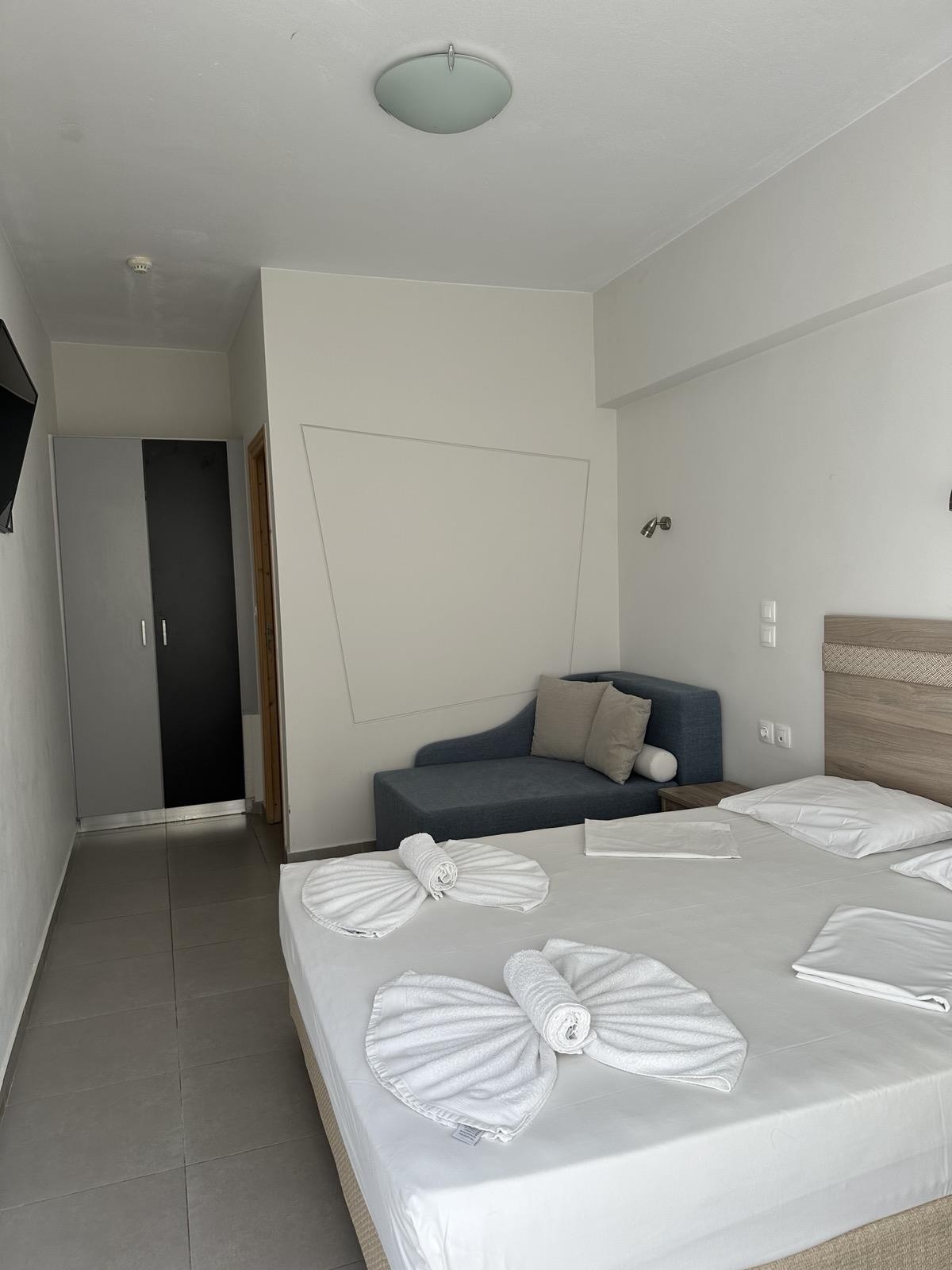 PERIGIALI BEACH PENSION 21